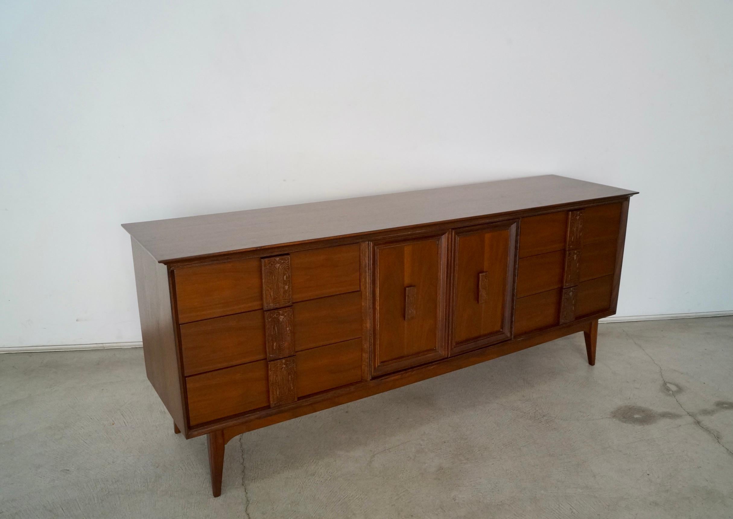 1960s Mid-Century Modern Mayan Revival Dresser For Sale 1