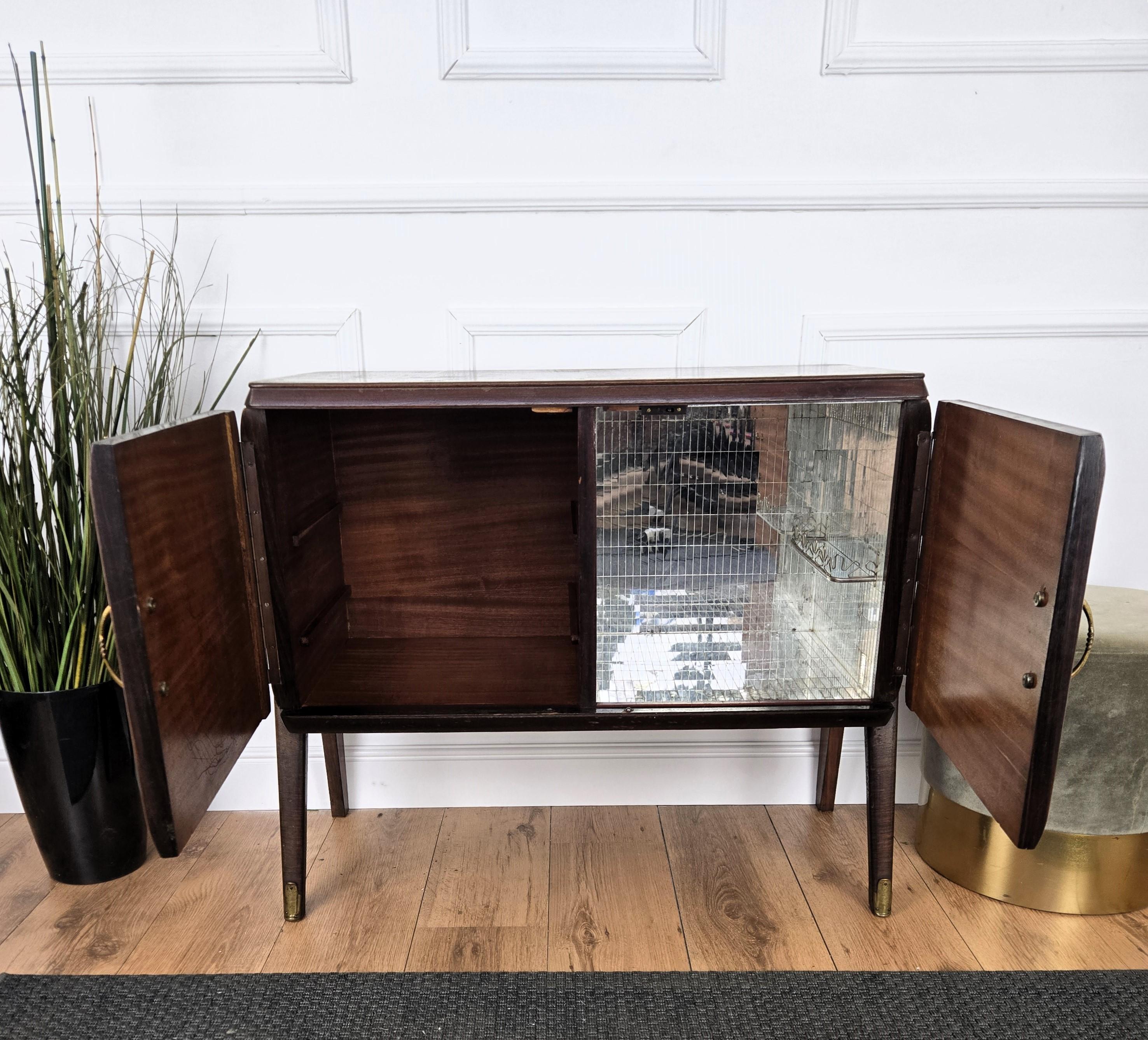 1960s Mid-Century Modern MCM Italian Walnut Wood and Brass Dry Bar Cabinet 7