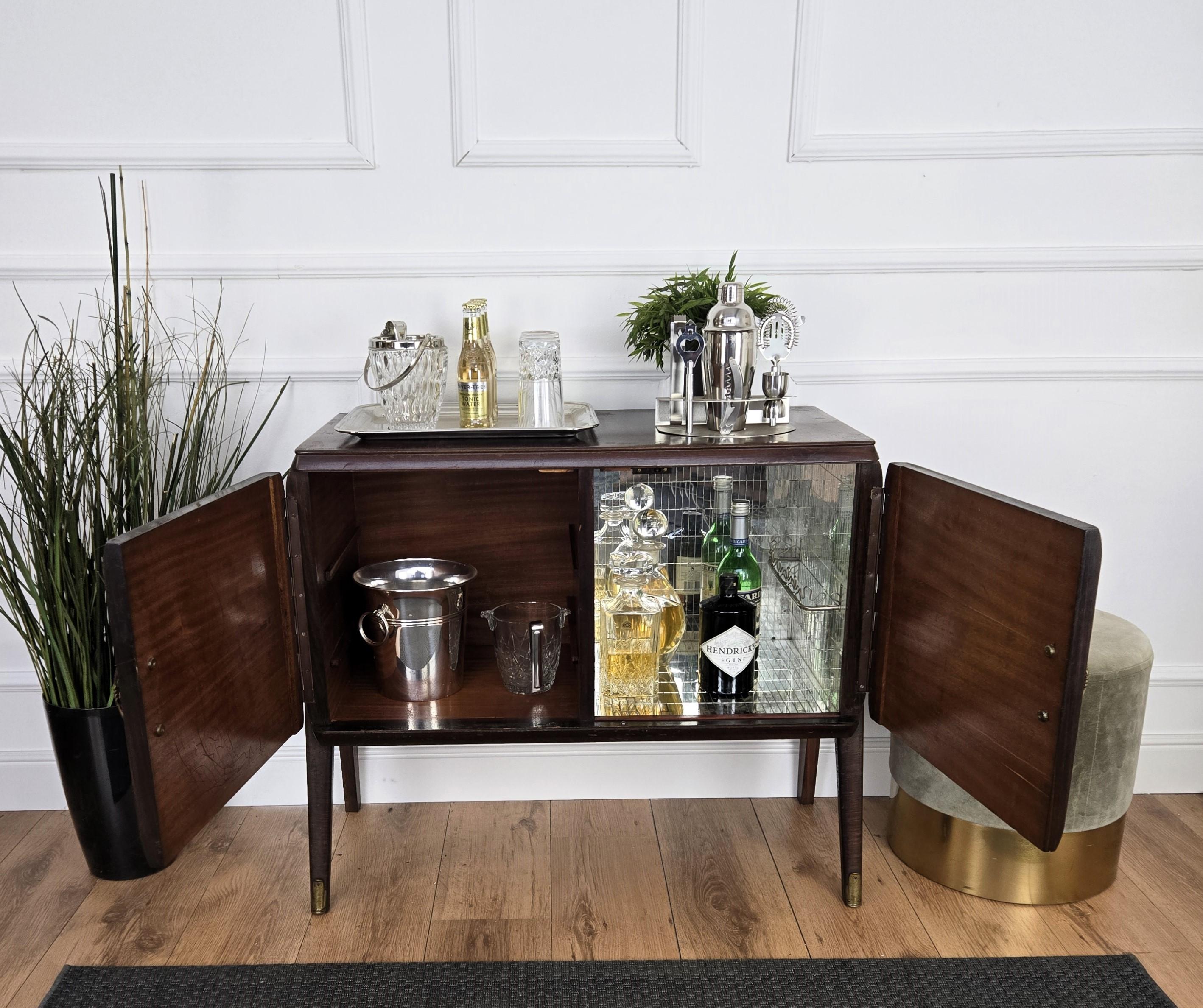 1960s Mid-Century Modern MCM Italian Walnut Wood and Brass Dry Bar Cabinet 1
