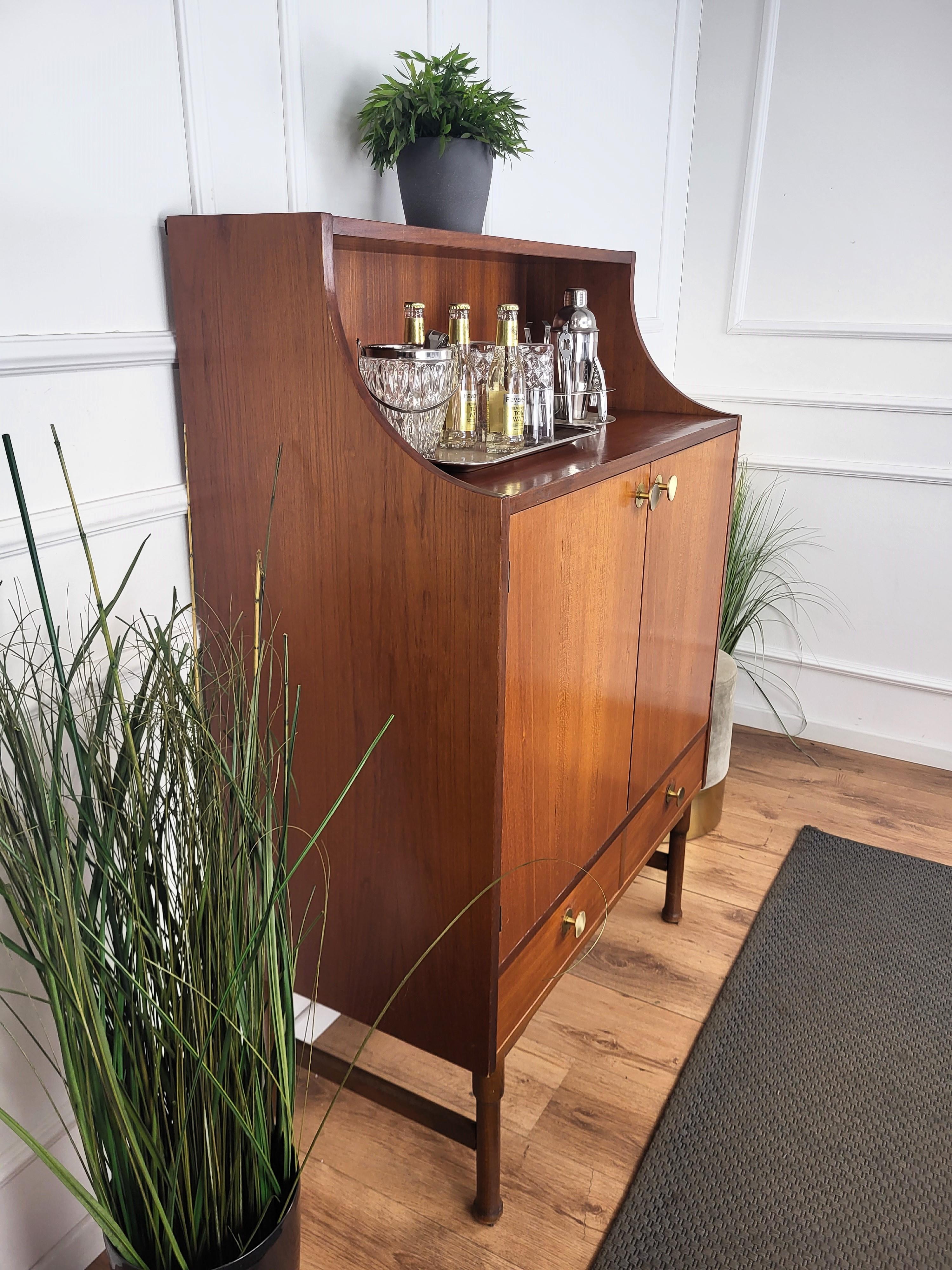 20th Century 1960s Mid-Century Modern MCM Italian Walnut Wood and Brass Dry Bar Cabinet