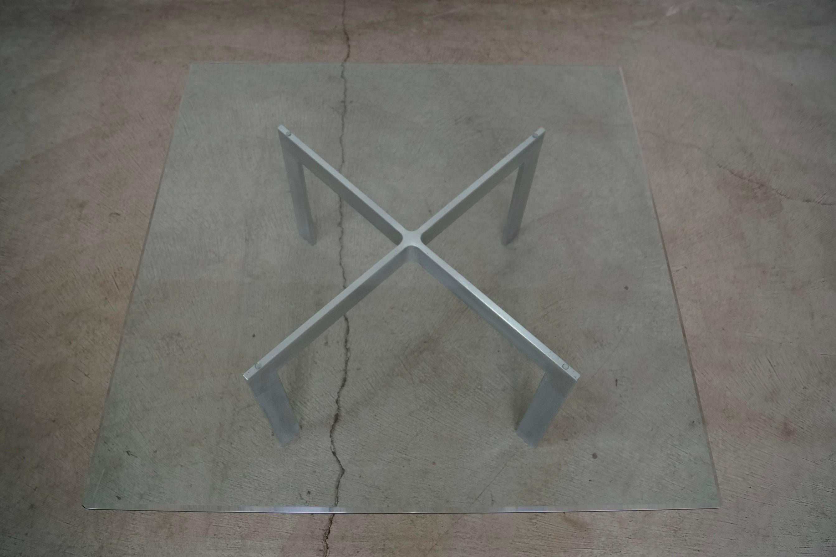 Table basse moderne mi-siècle Mies Van Der Rohe des années 1960 en vente 6