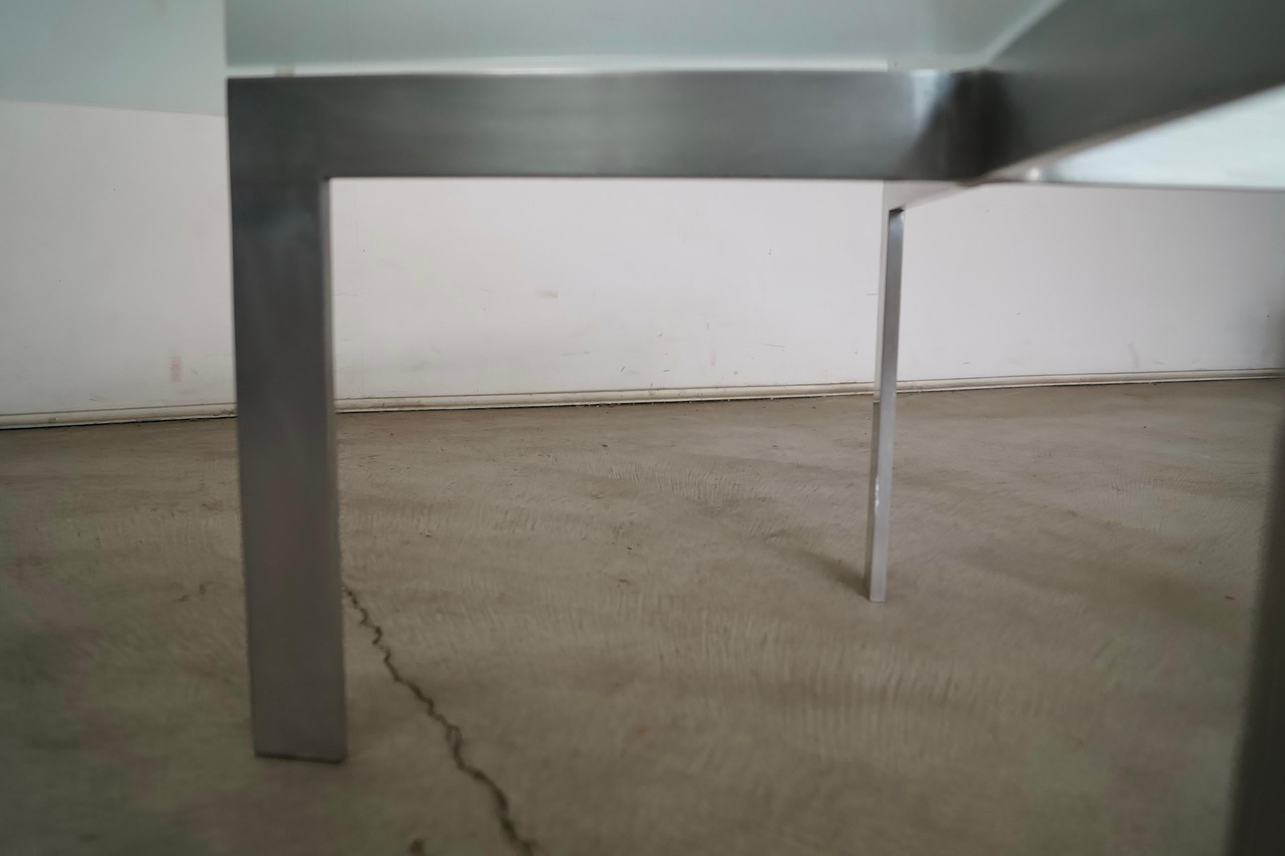 Table basse moderne mi-siècle Mies Van Der Rohe des années 1960 en vente 13