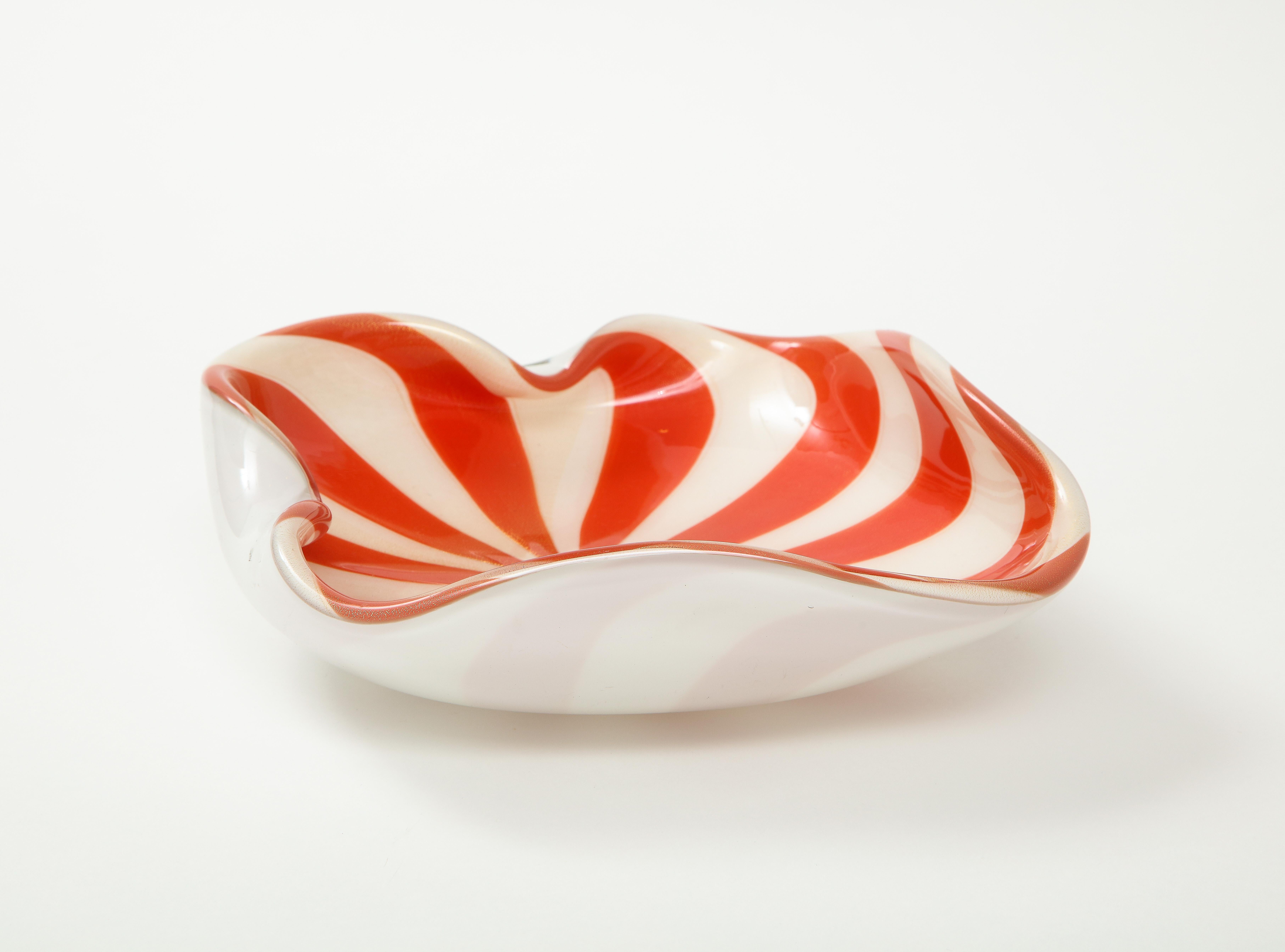 1960's Mid-Century Modern Murano Glass Decorative Bowl 7