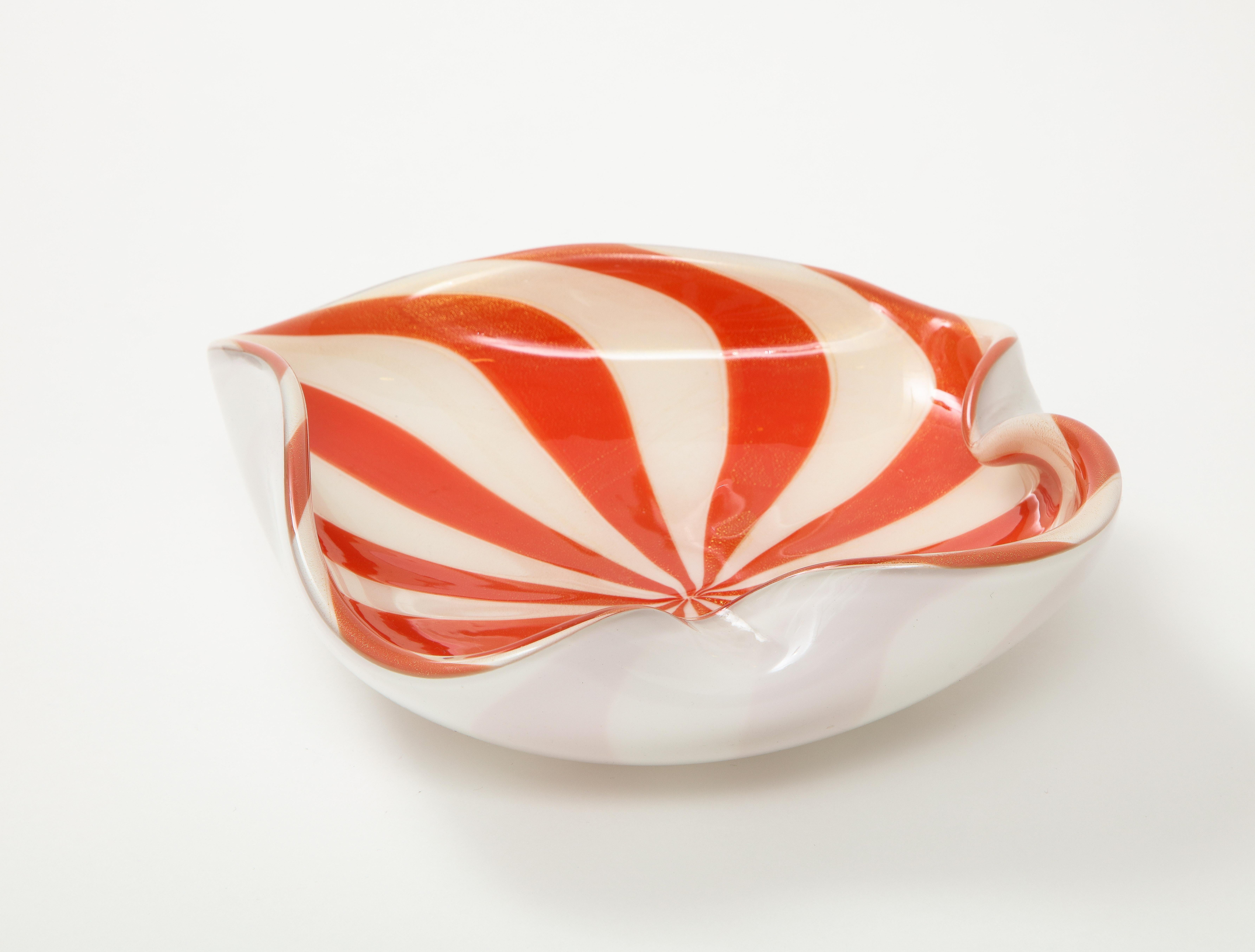 1960's Mid-Century Modern Murano Glass Decorative Bowl 1