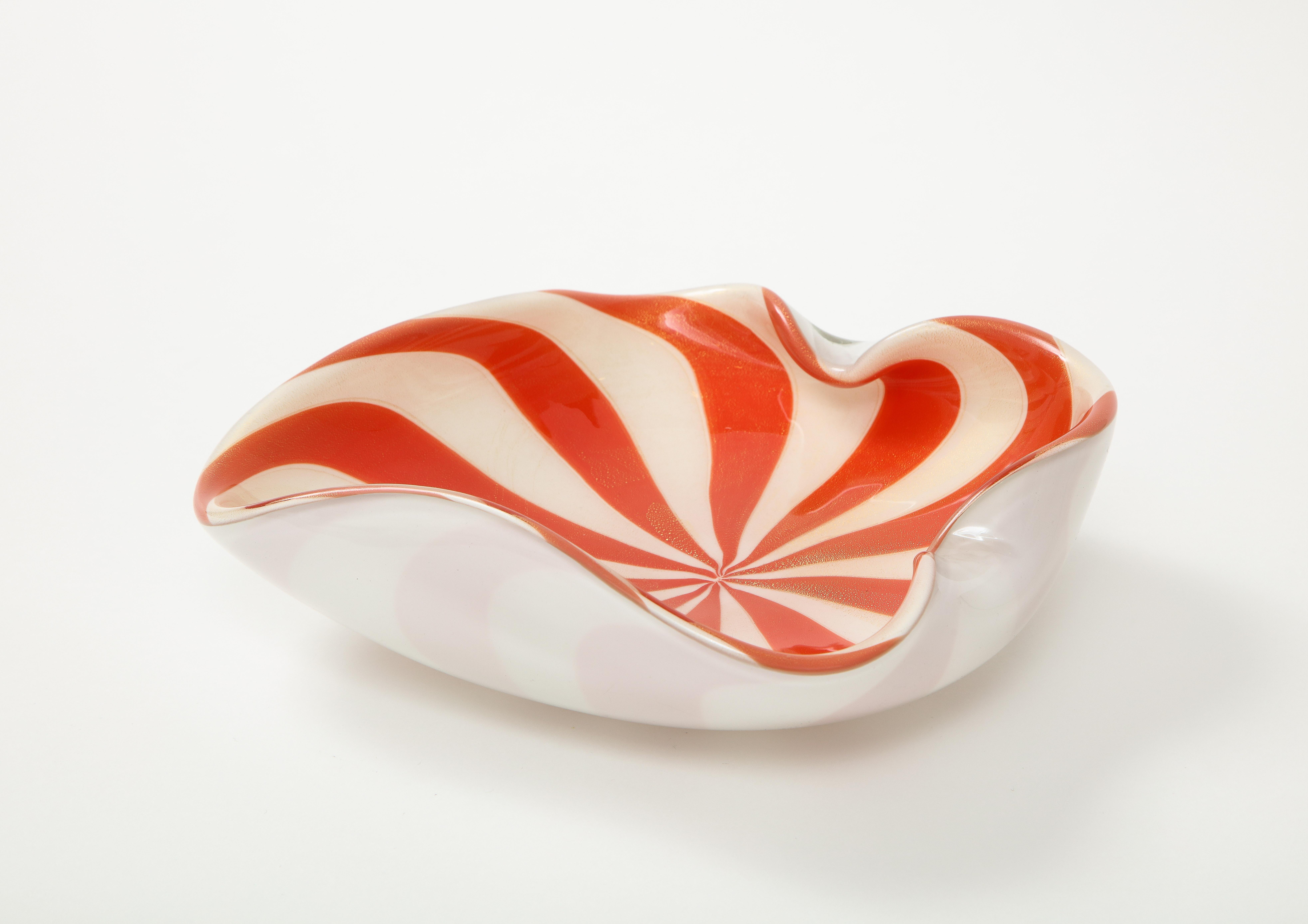 1960's Mid-Century Modern Murano Glass Decorative Bowl 2