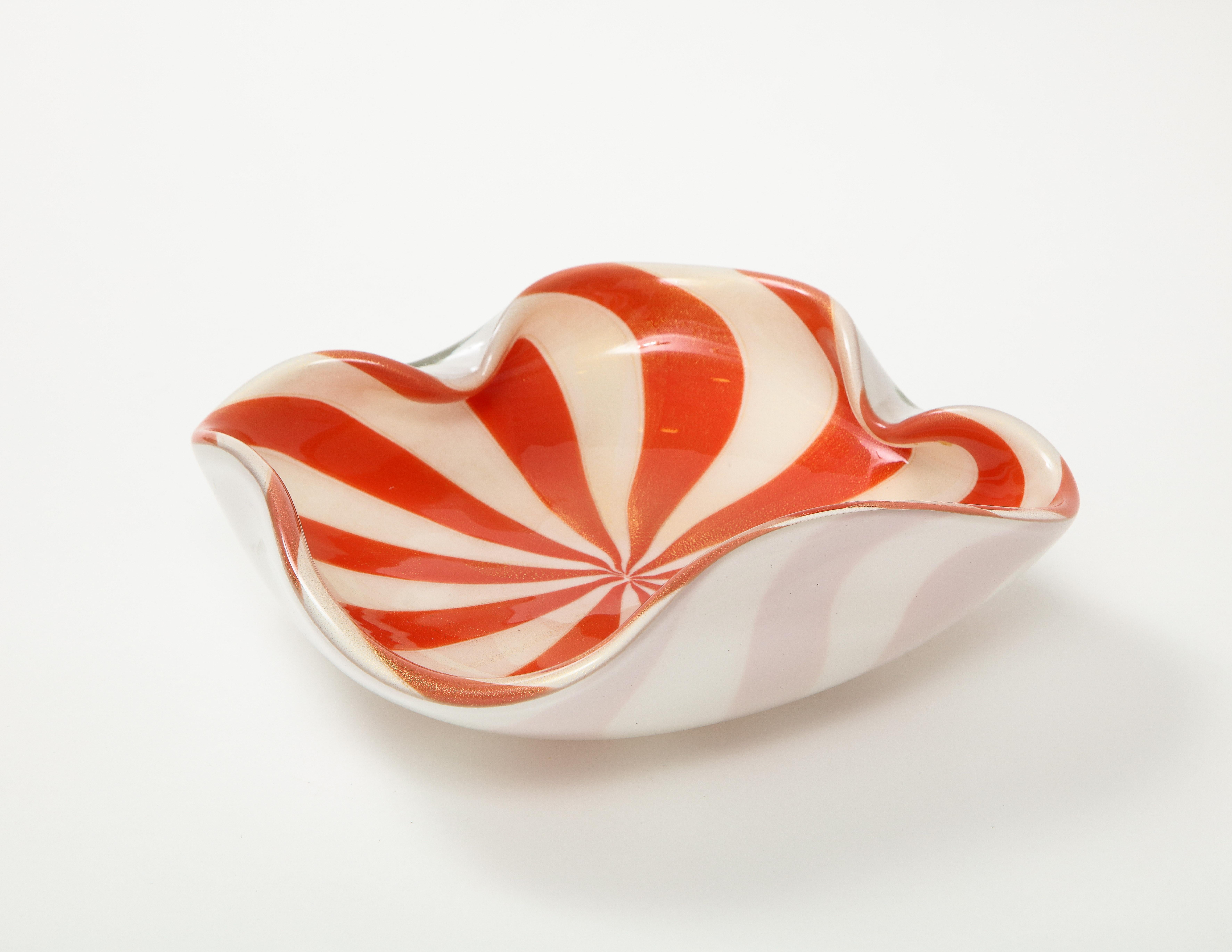 1960's Mid-Century Modern Murano Glass Decorative Bowl 3