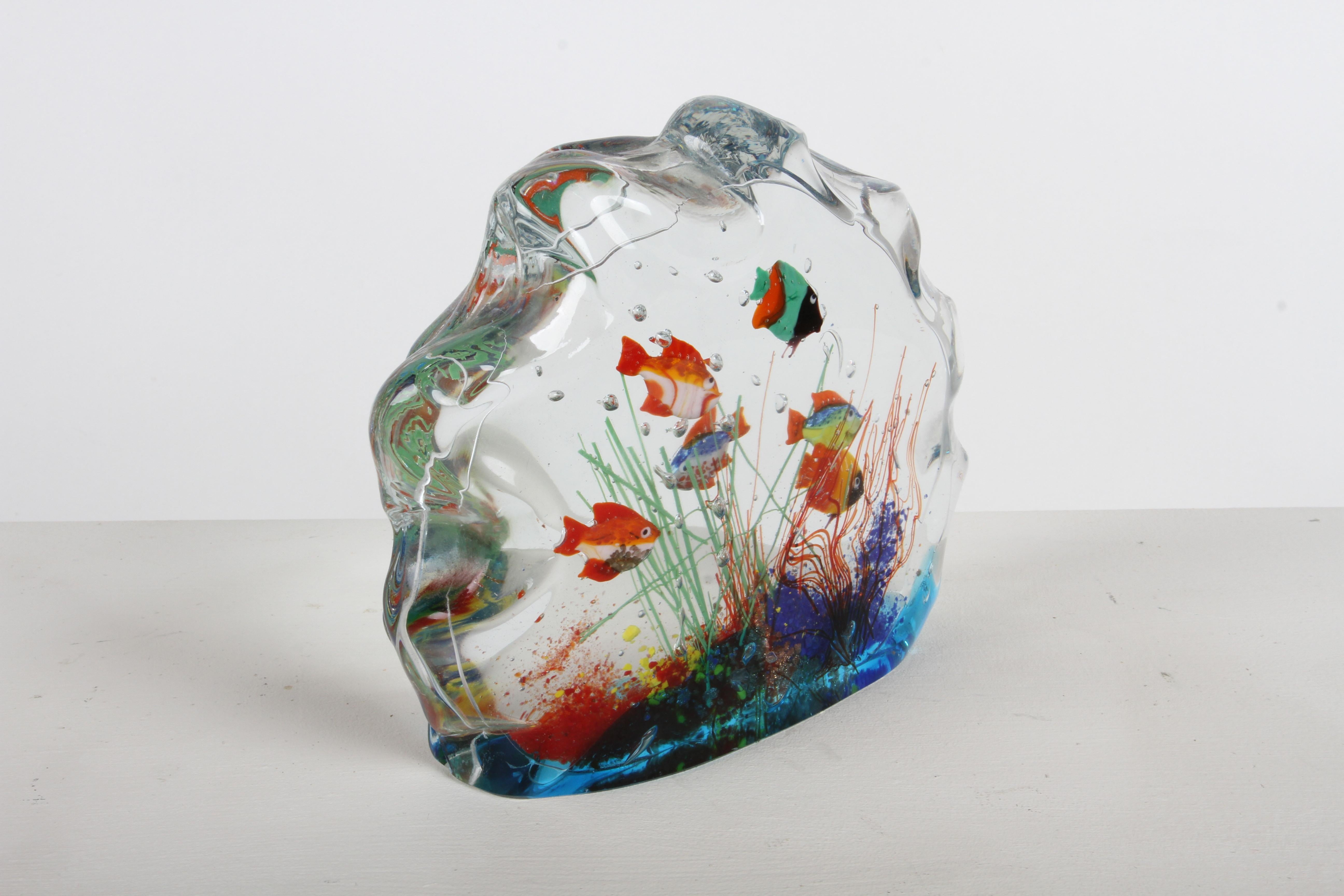 Vetro soffiato 1960 Mid- Century Modern - Murano Italia - Scultura di pesce d'acquario in vetro in vendita