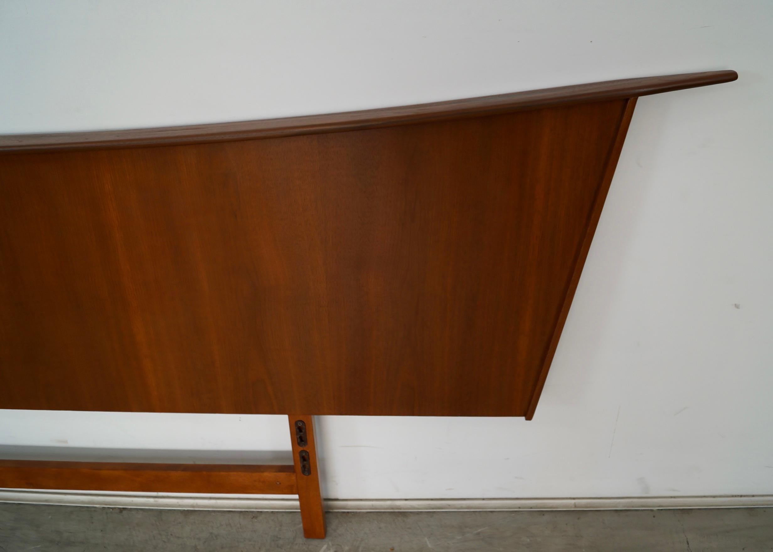 1960's Mid-Century Modern Nakashima-Style Headboard For Sale 8