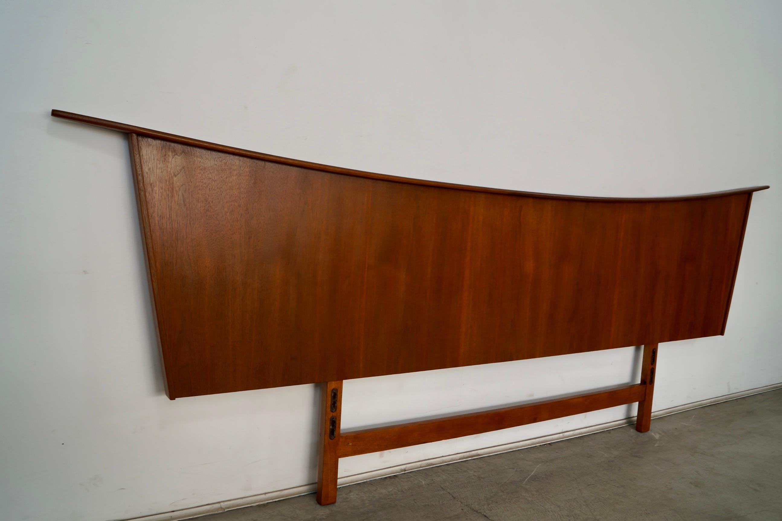 1960's Mid-Century Modern Nakashima-Style Headboard For Sale 1