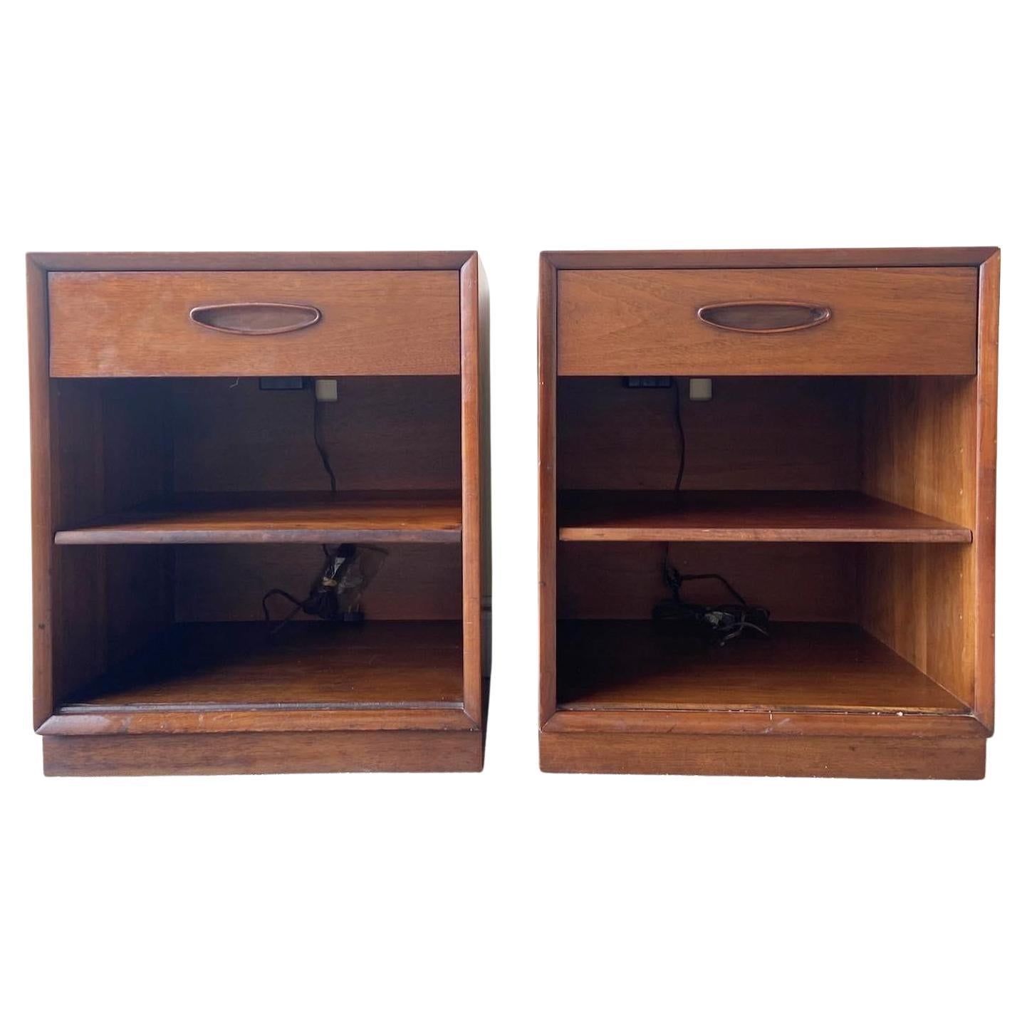 1960s Mid-Century Modern Nightstands by Henredon, a Pair