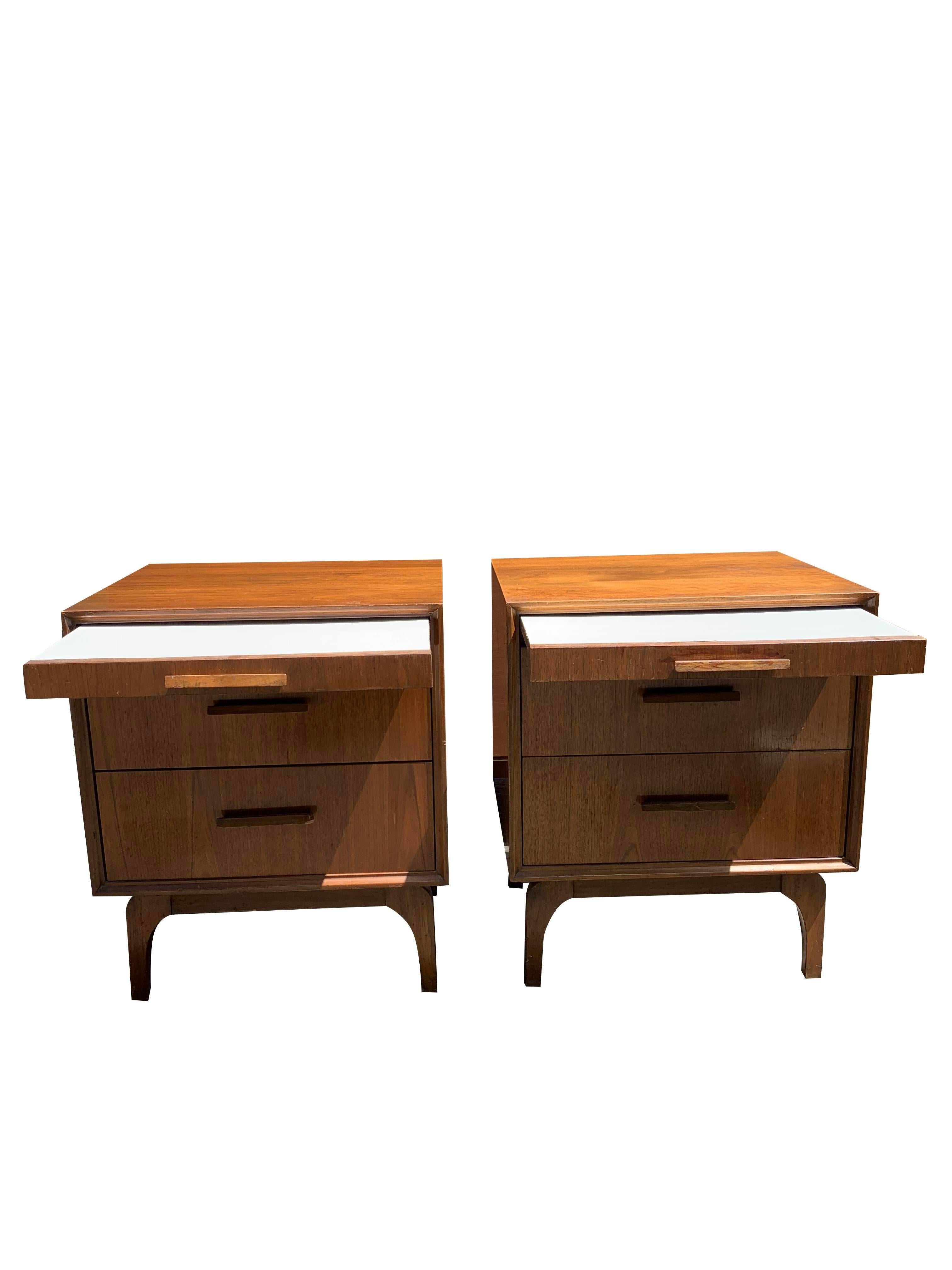 1960s Mid Century Modern Nightstands With Curved Legs and Tray Drawer - a Pair 3