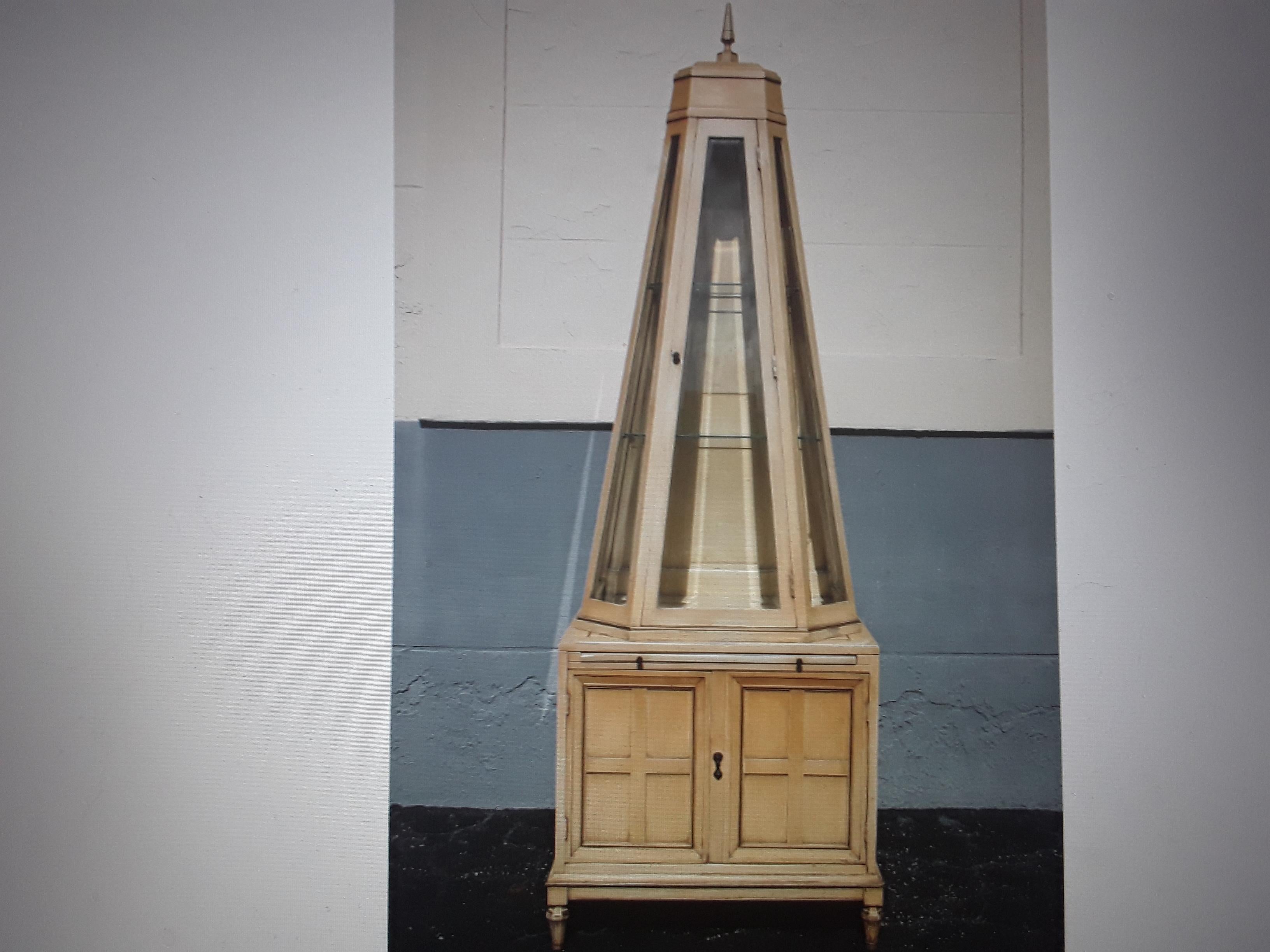 1960's Mid Century Modern Obelisk Form Sekretär/ Vitrine/ Kabinett im Angebot 5