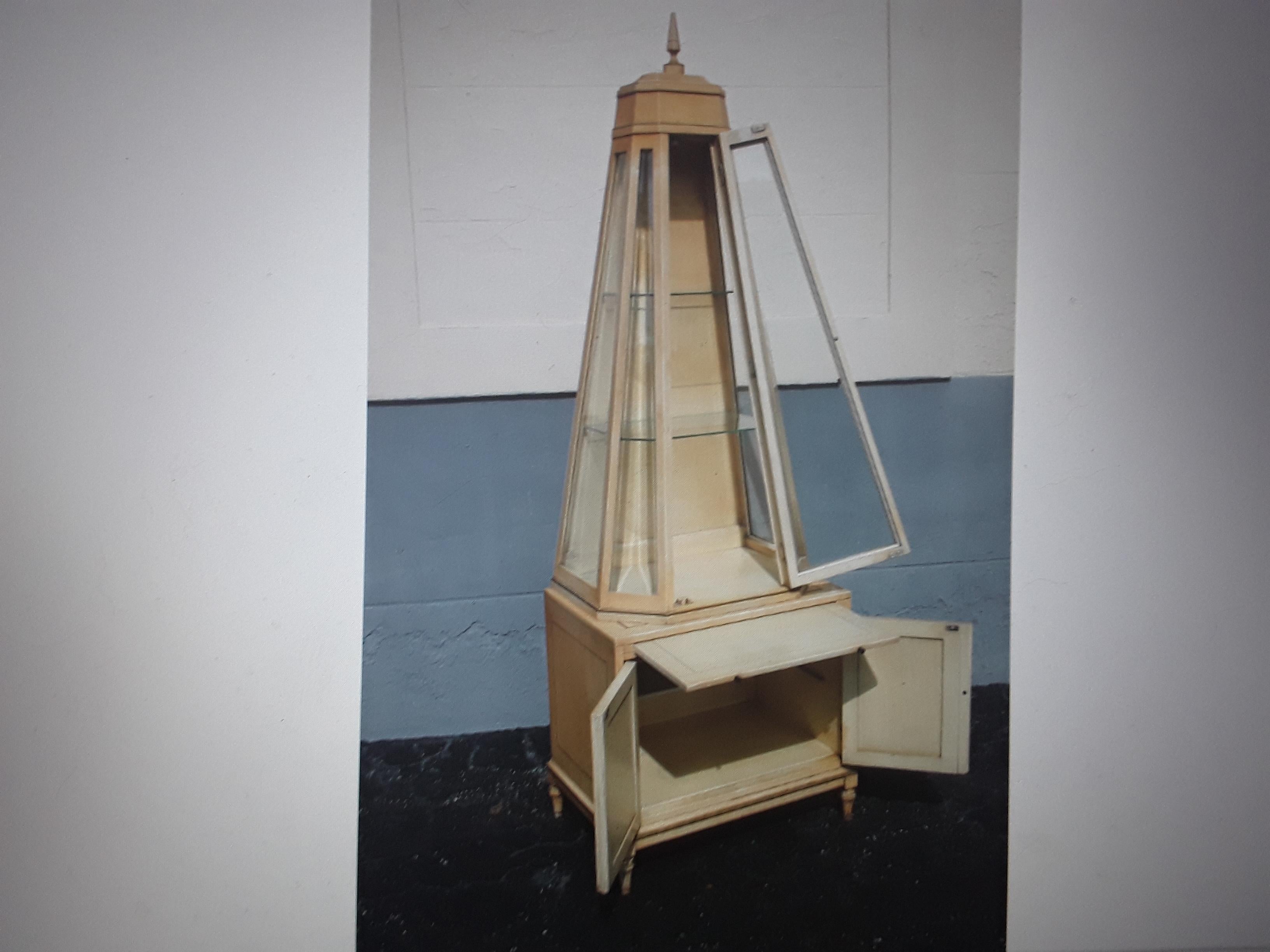 1960's Mid Century Modern Obelisk Form Sekretär/ Vitrine/ Kabinett im Angebot 2