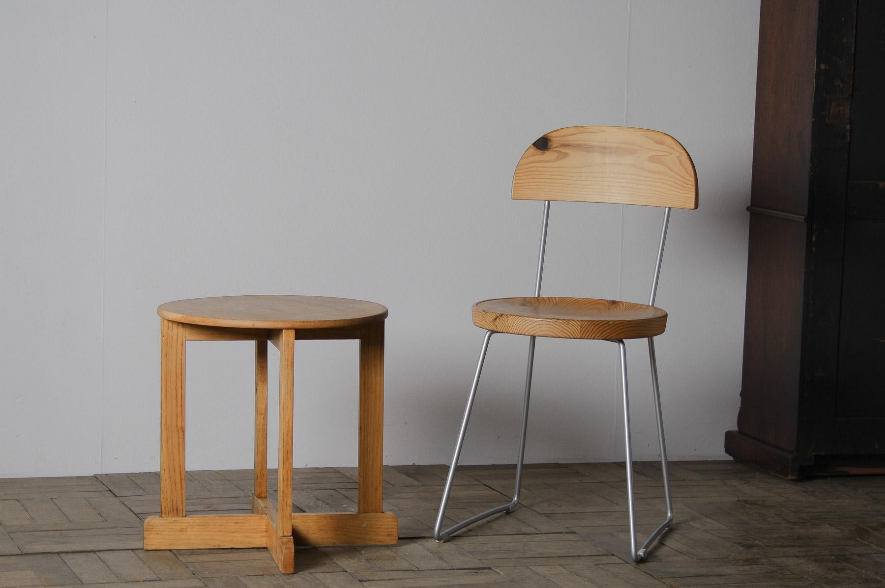 Table d'appoint en frêne massif des années 1960, moderne du milieu du siècle en vente 7