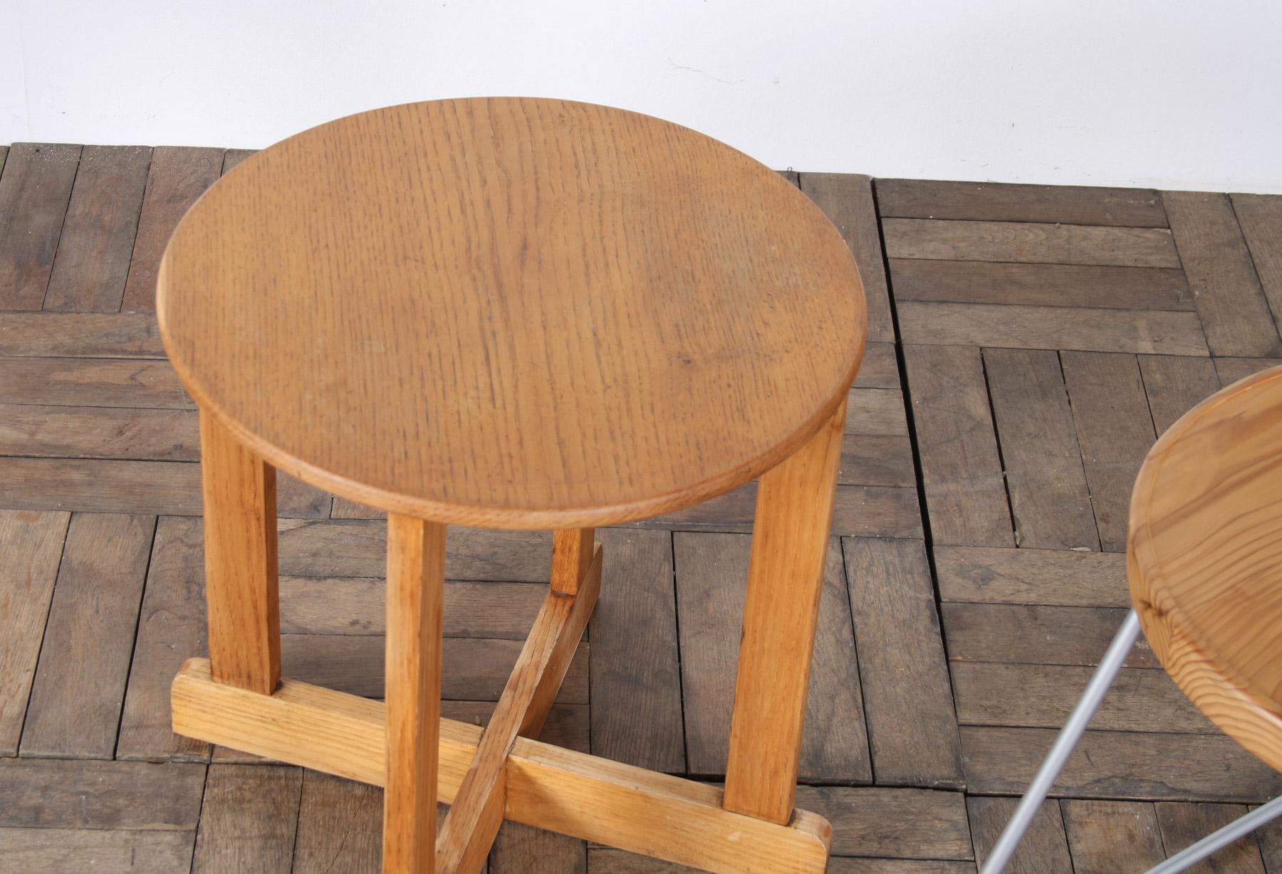 Frêne Table d'appoint en frêne massif des années 1960, moderne du milieu du siècle en vente