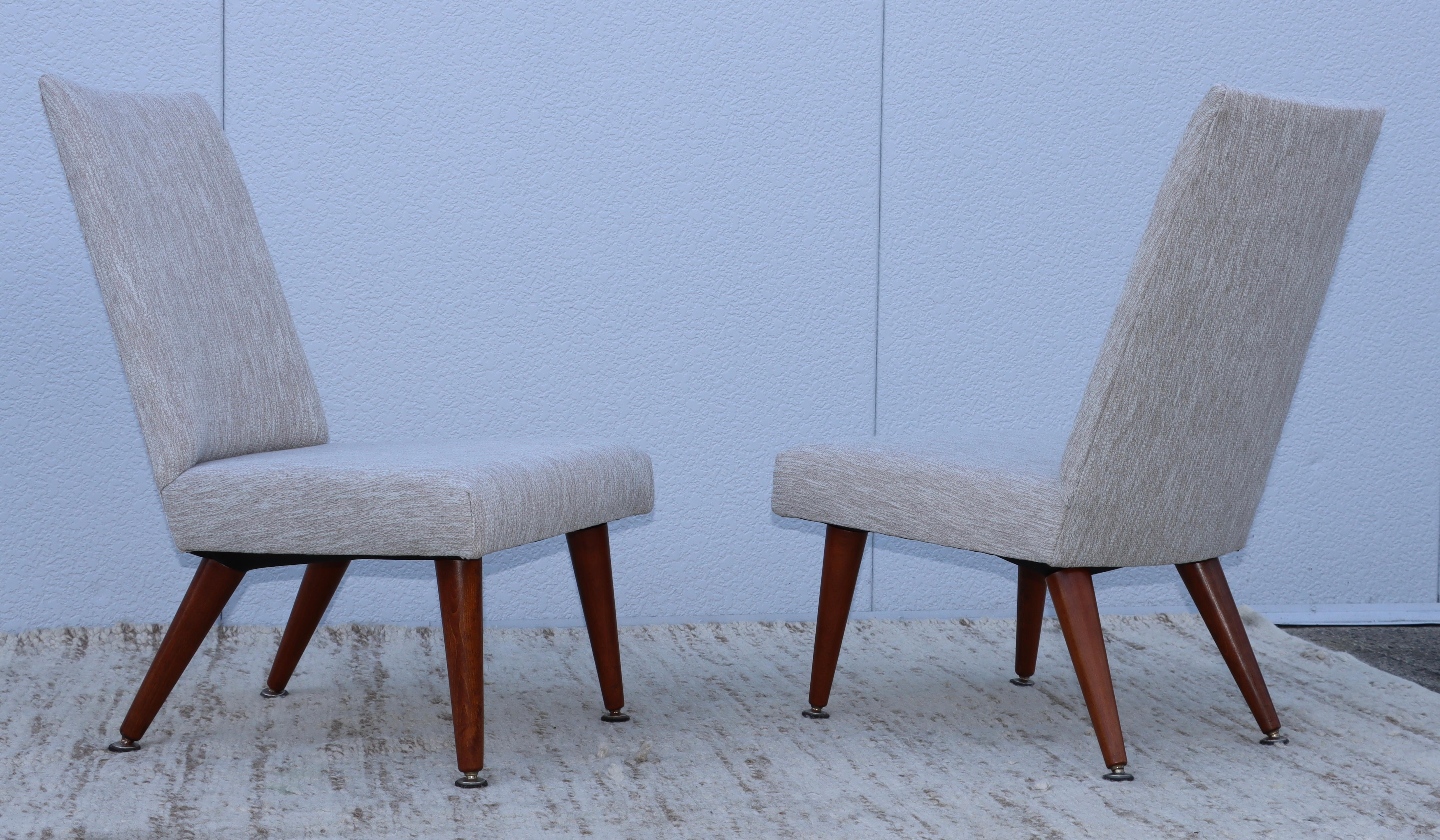 1960's Mid-Century Modern Petite Slipper Chairs In Good Condition In New York, NY