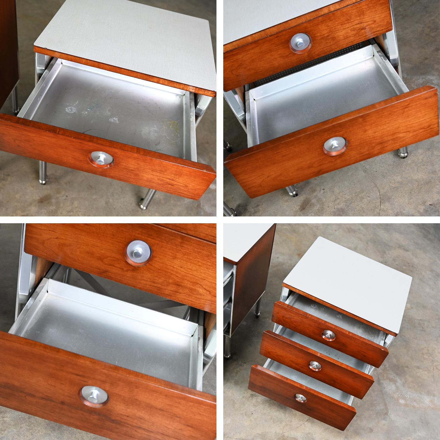 1960’s Mid Century Modern Raymond Loewy for Hill Rom Nightstands or End Tables  For Sale 8