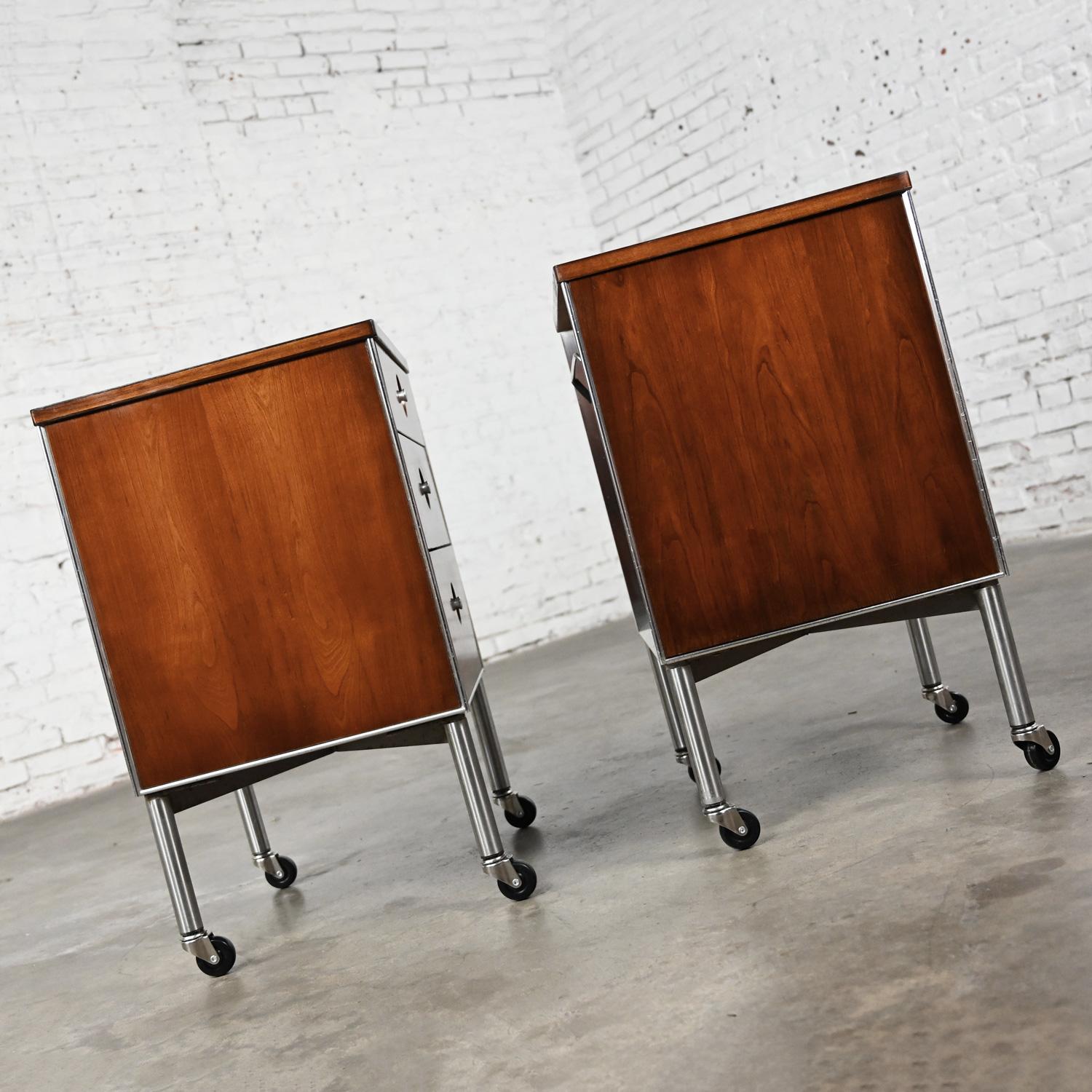 1960’s Mid Century Modern Raymond Loewy for Hill Rom Nightstands or End Tables  For Sale 7