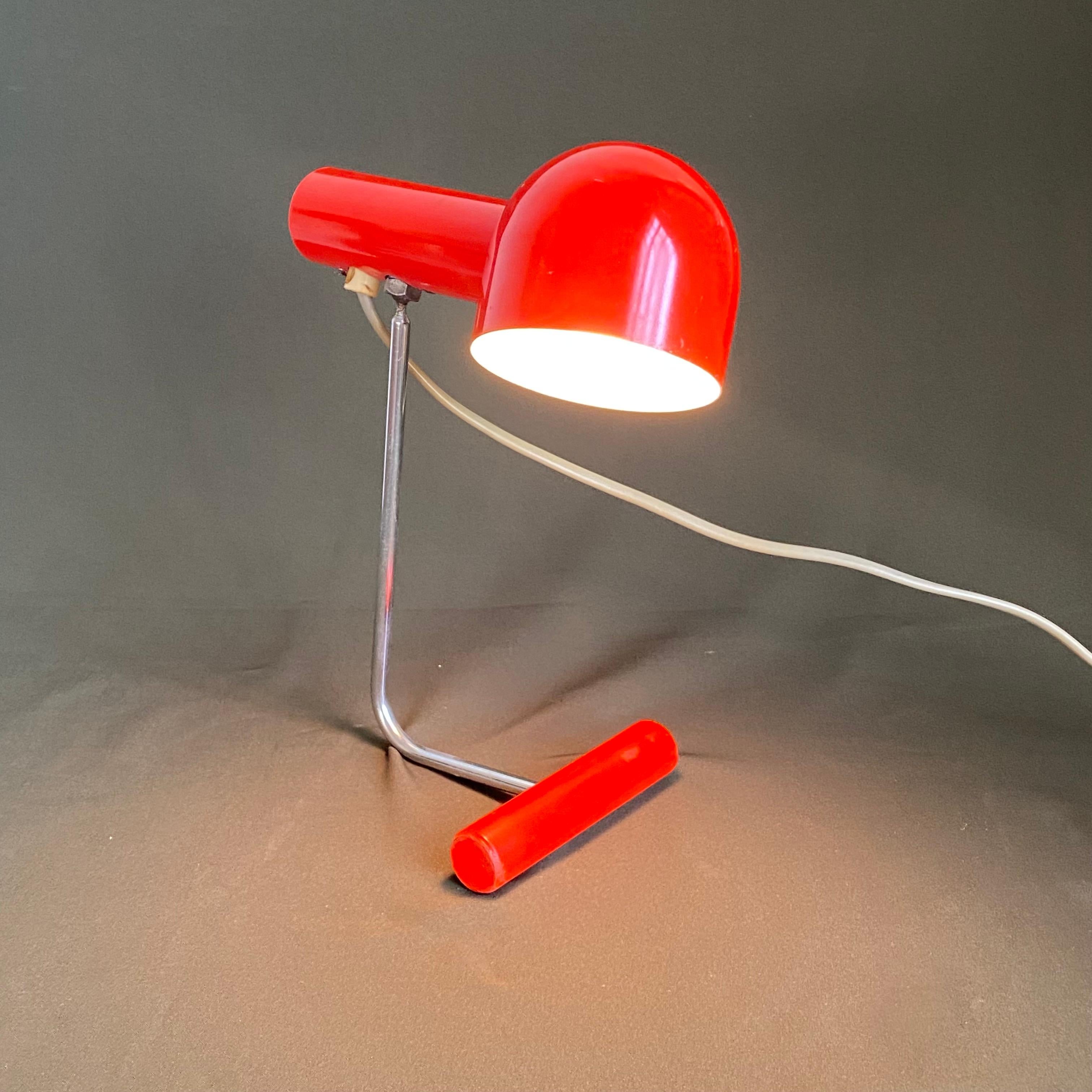 1960's Mid-Century Modern Red Desk or Table Lamp  For Sale 1