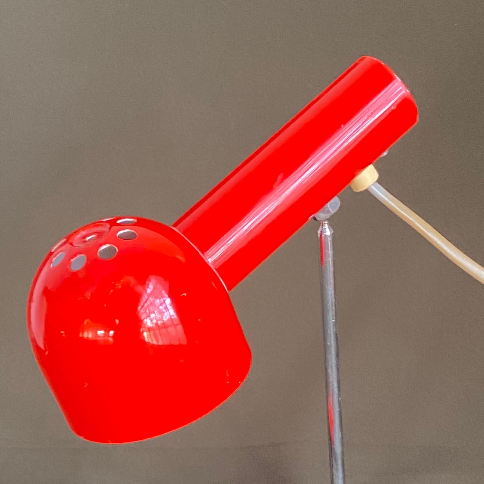 1960's Mid-Century Modern Red Desk or Table Lamp  For Sale 5