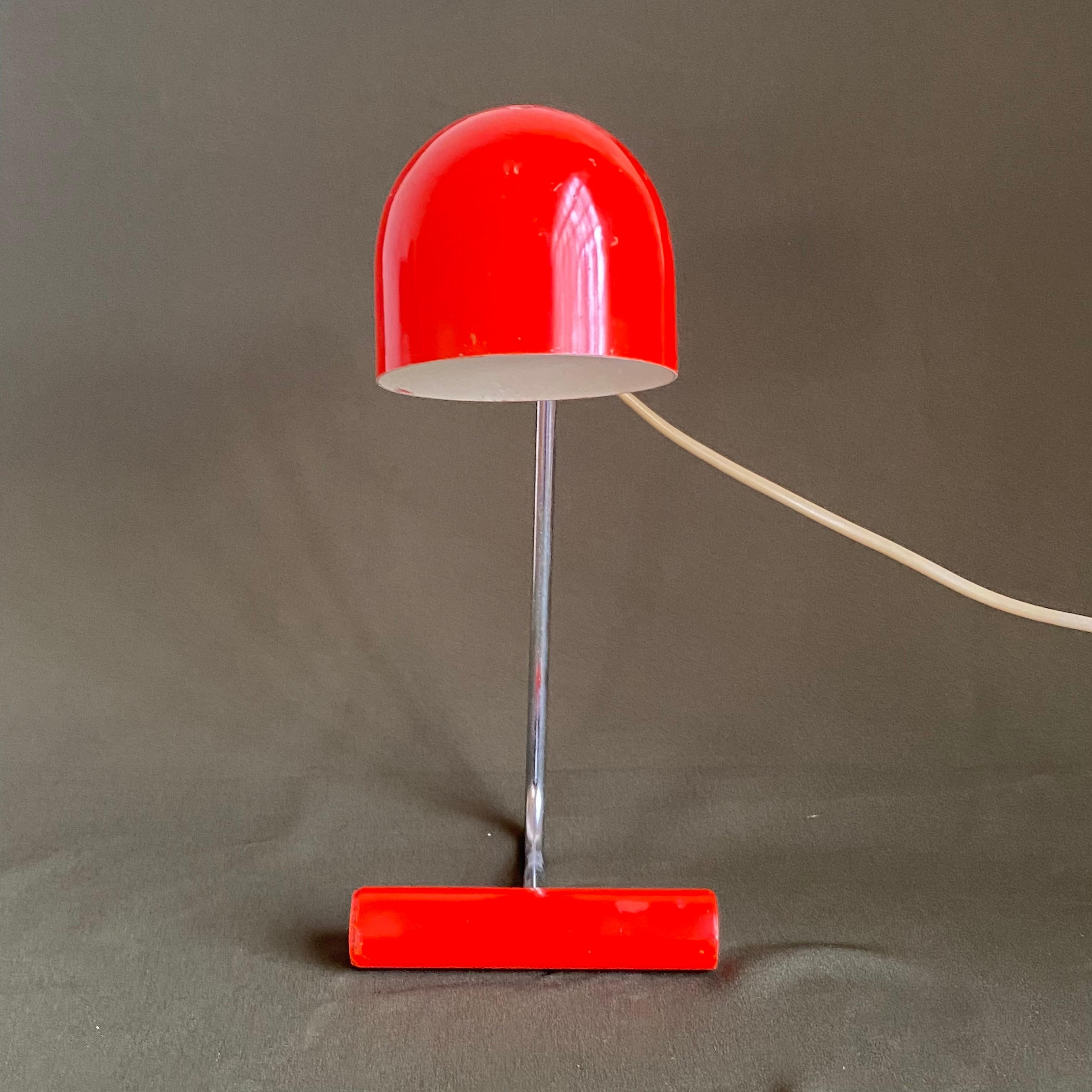 red pushpin table lamp