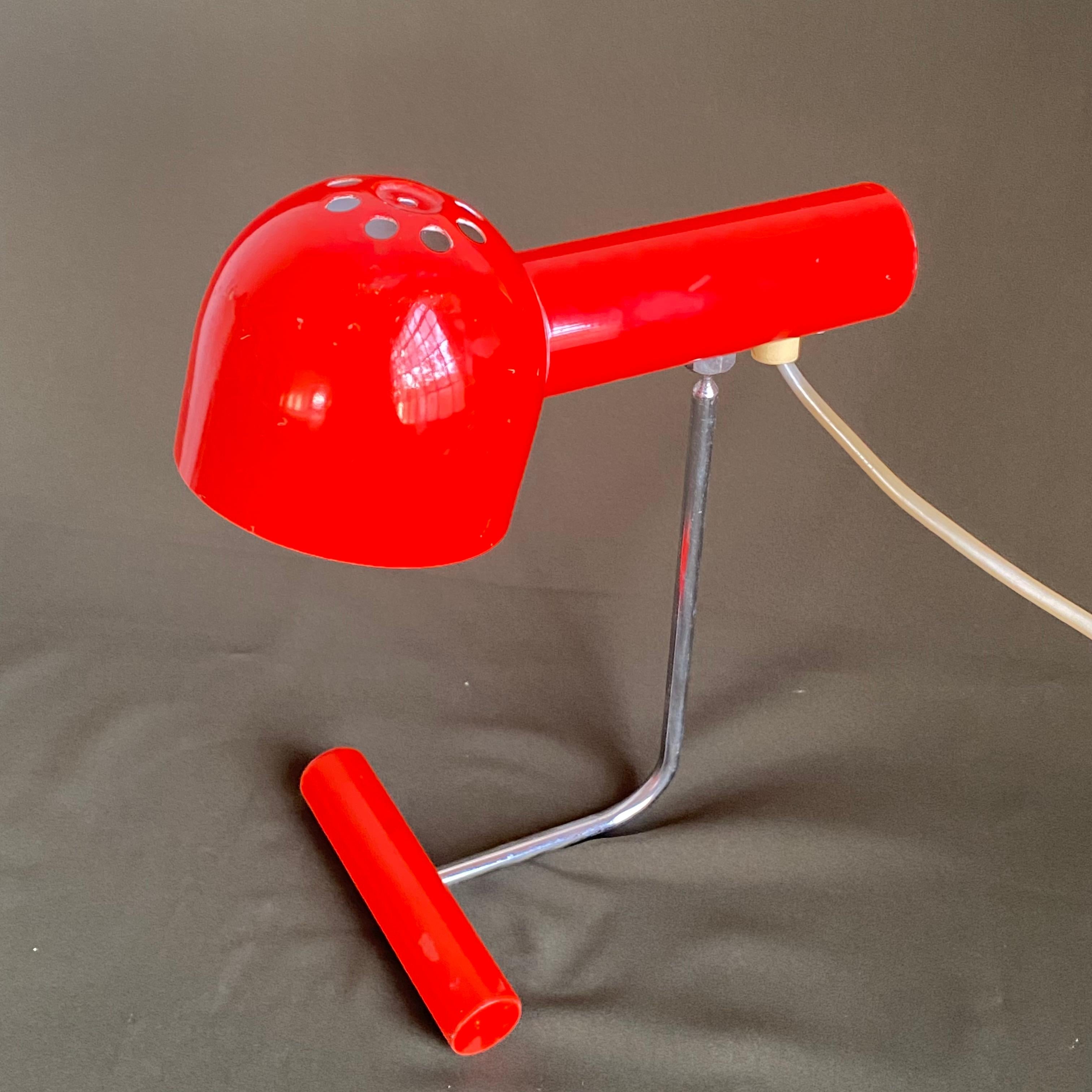 red pushpin lamp