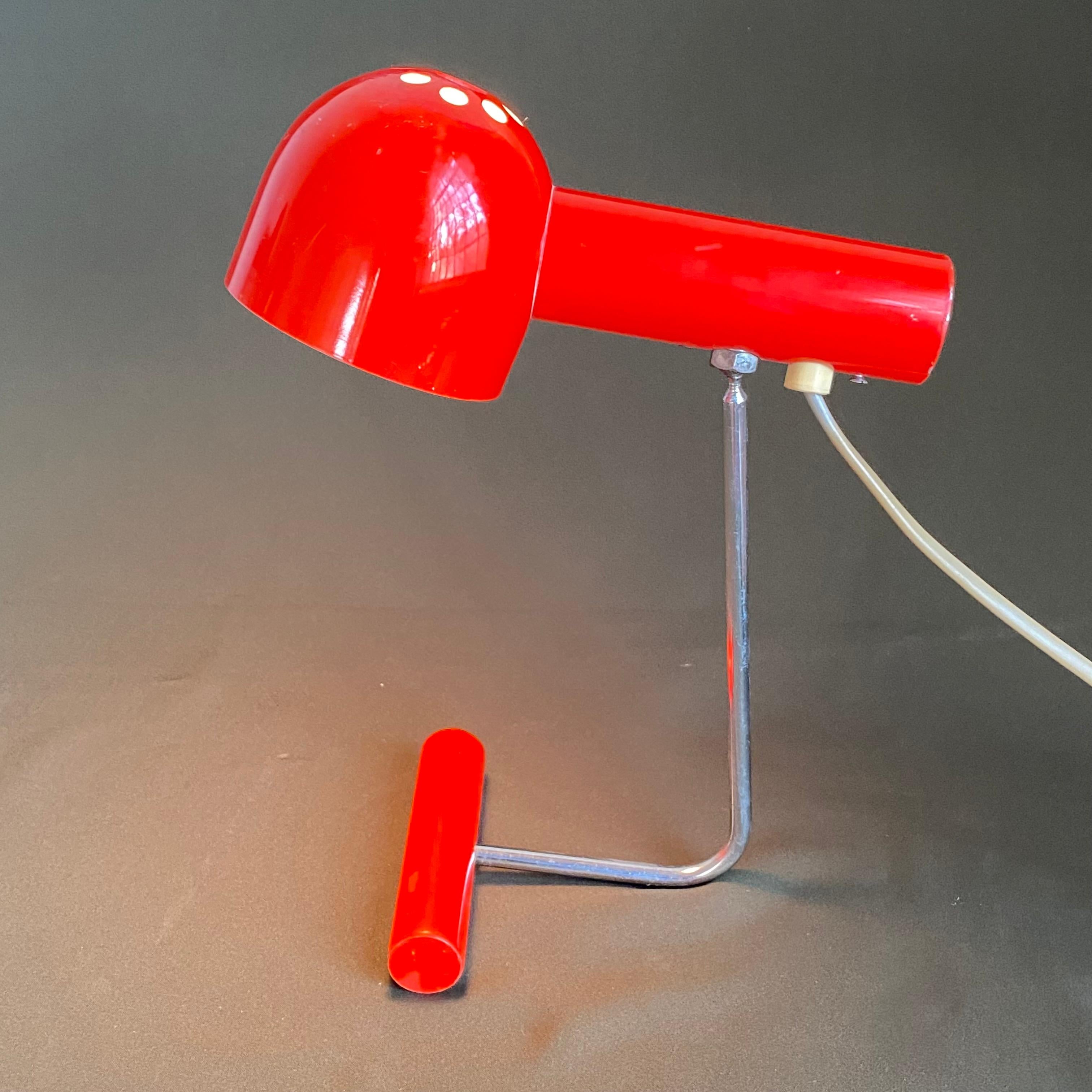 1960's Mid-Century Modern Red Desk or Table Lamp  In Good Condition For Sale In  Budapest, HU