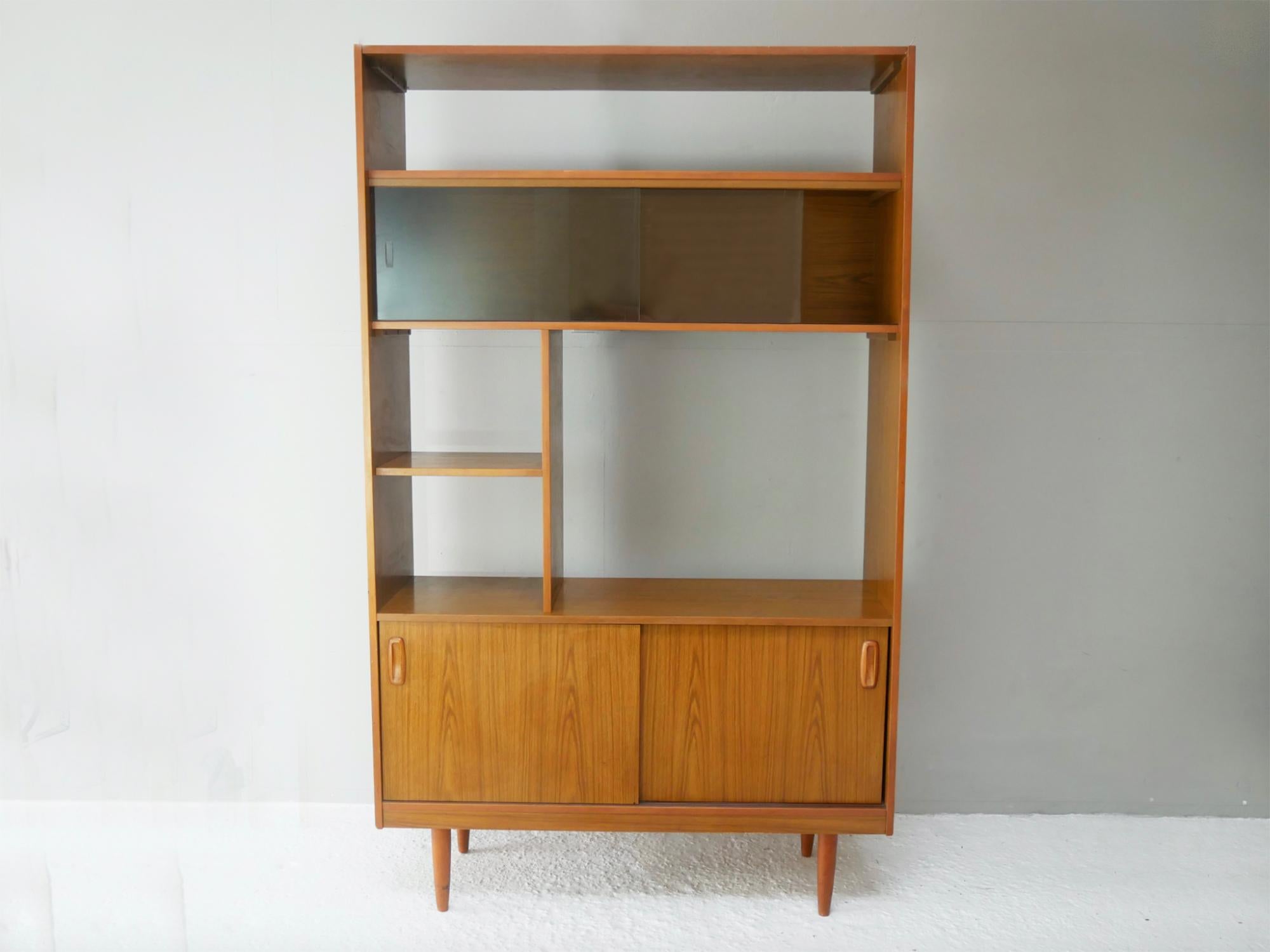 British 1960’s Mid-Century Modern room divider / wall unit by Schrieber