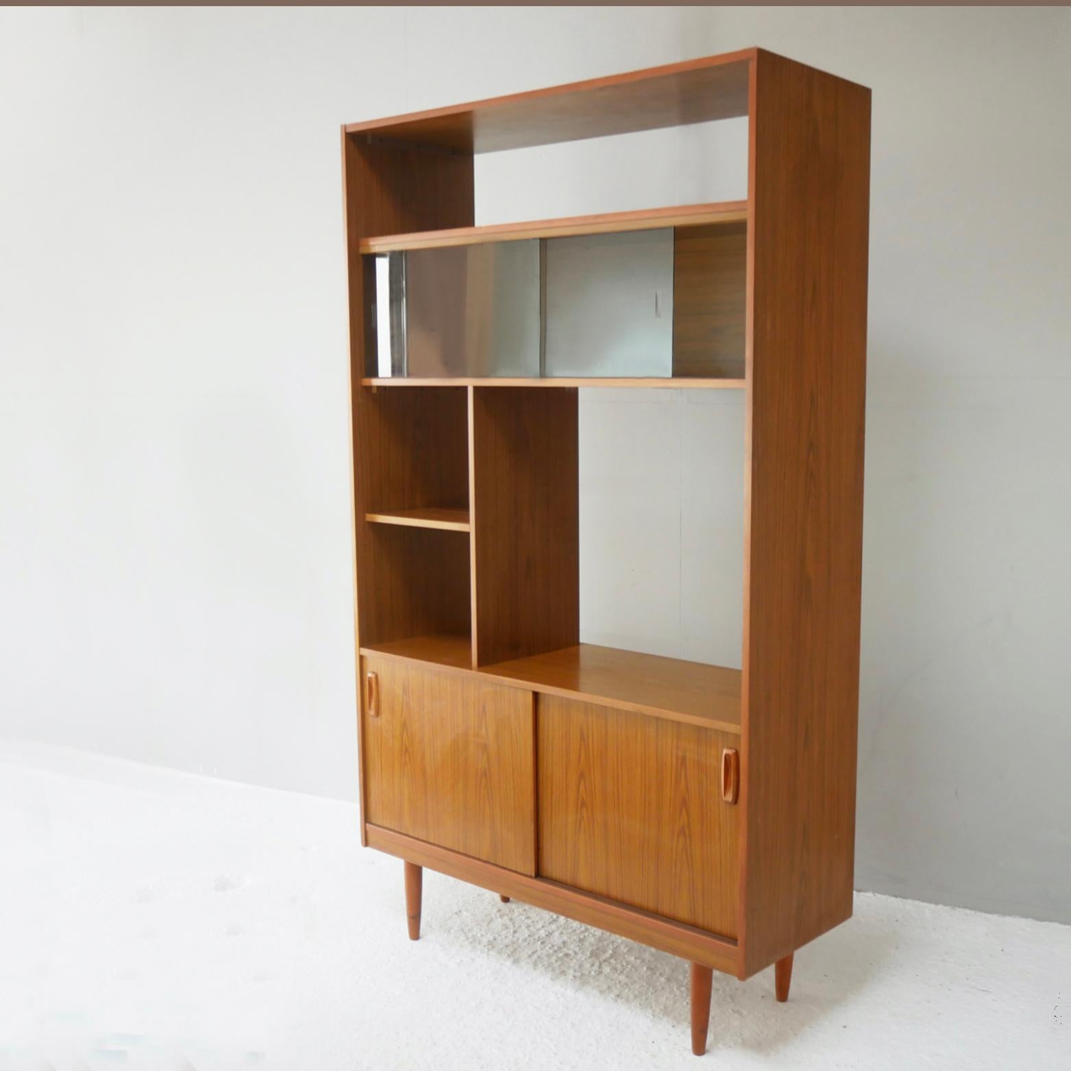 British 1960’s Mid-Century Modern room divider / wall unit by Schrieber