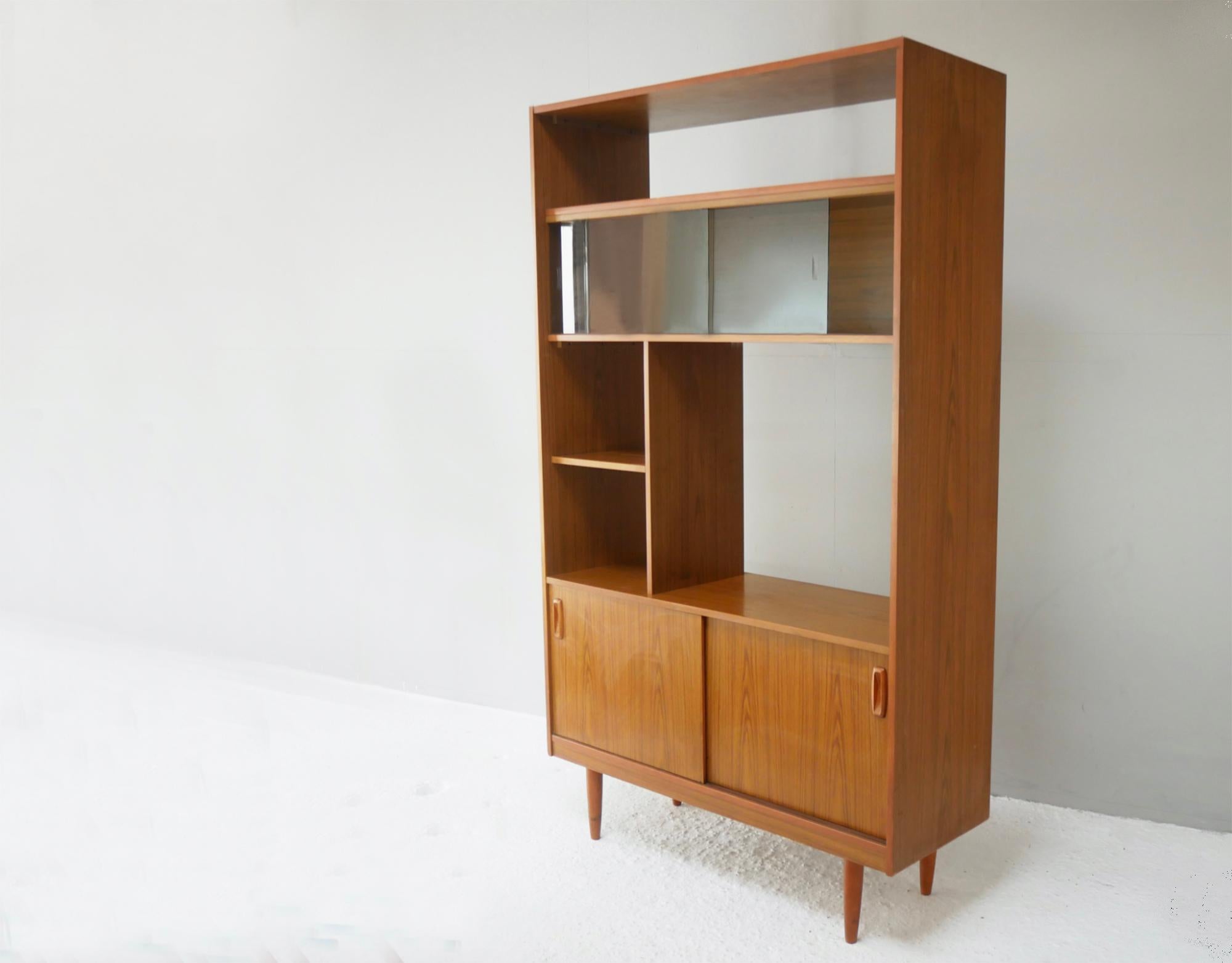 20th Century 1960’s Mid-Century Modern room divider / wall unit by Schrieber