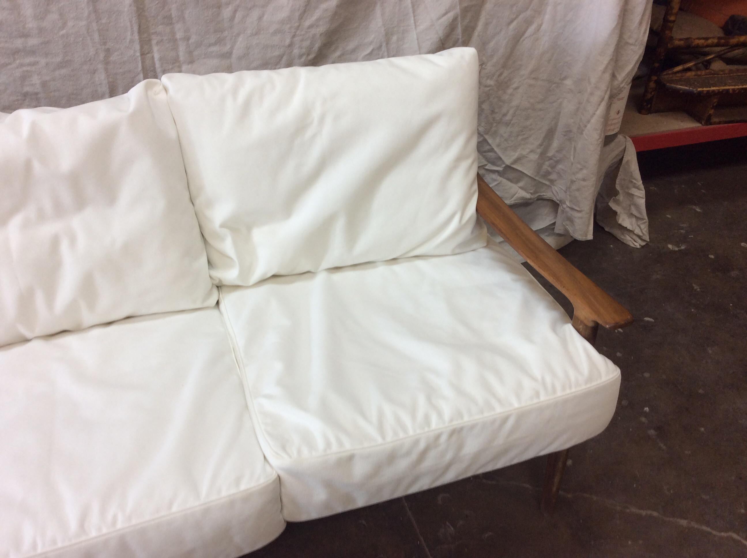 1960s Mid-Century Modern Scandinavian Design Sofa In Good Condition For Sale In Burton, TX