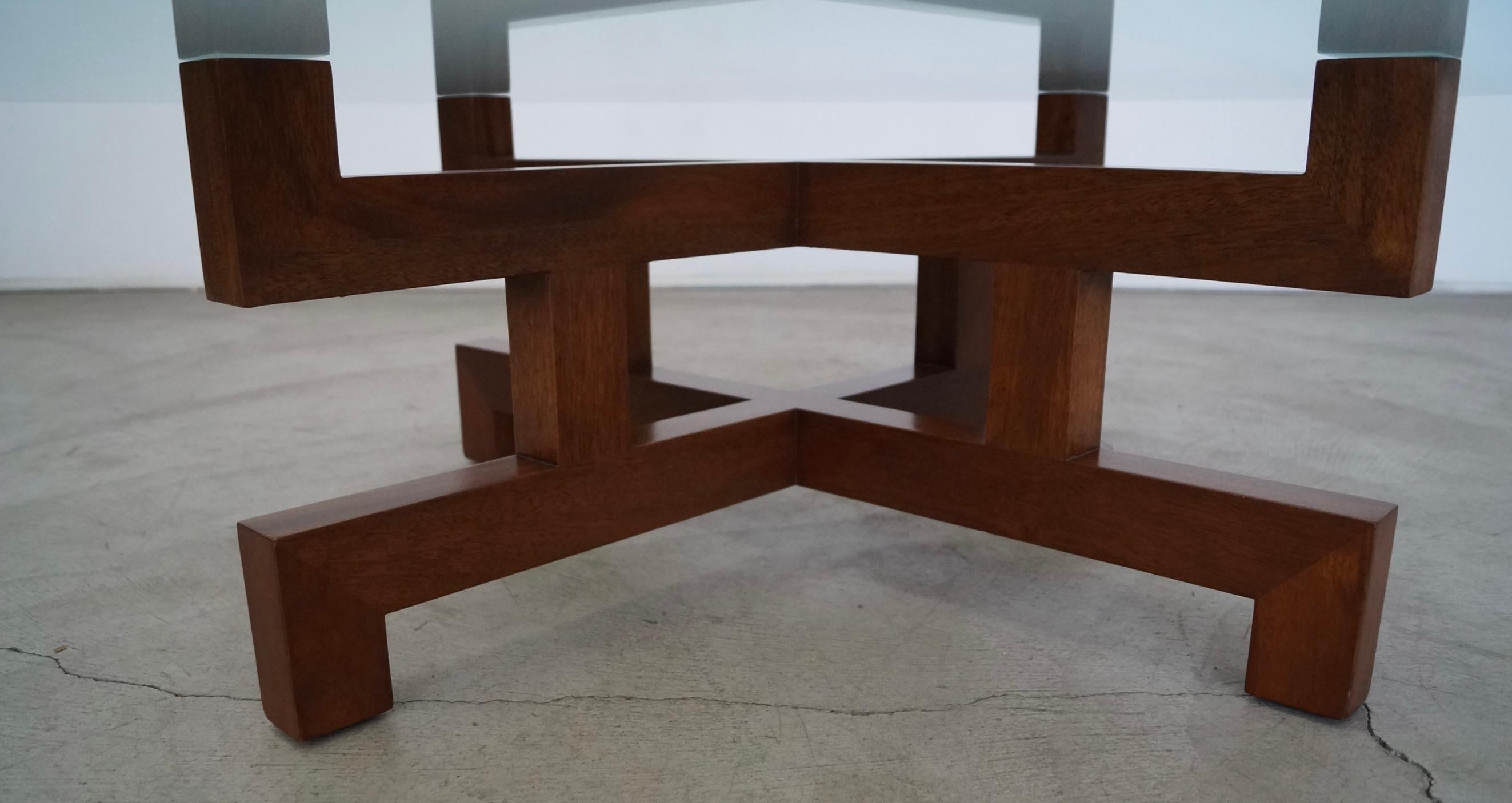 1960's Mid-Century Modern Sculptural Coffee Table For Sale 8