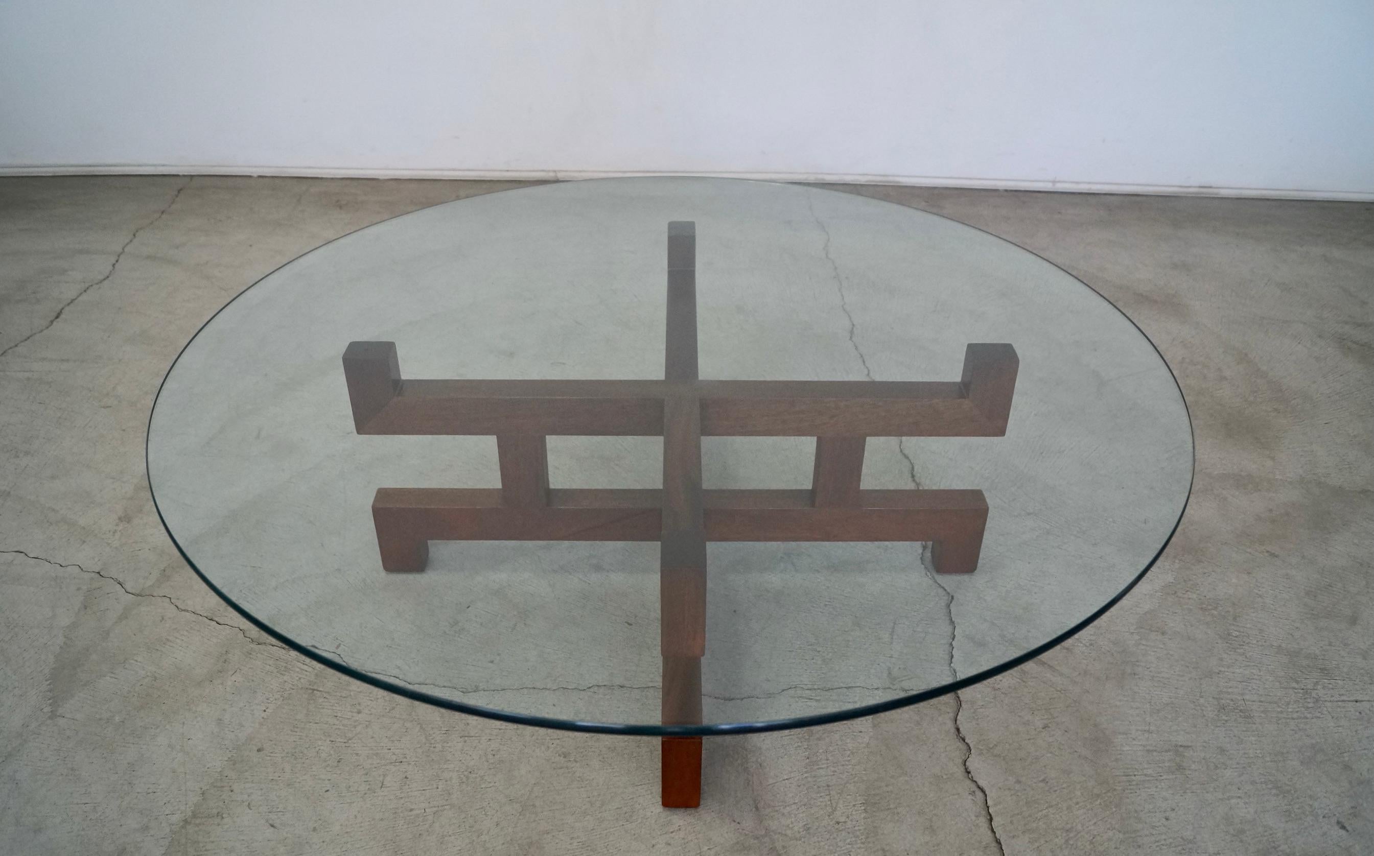 Table basse sculpturale Mid-Century Modern des années 1960 Excellent état - En vente à Burbank, CA