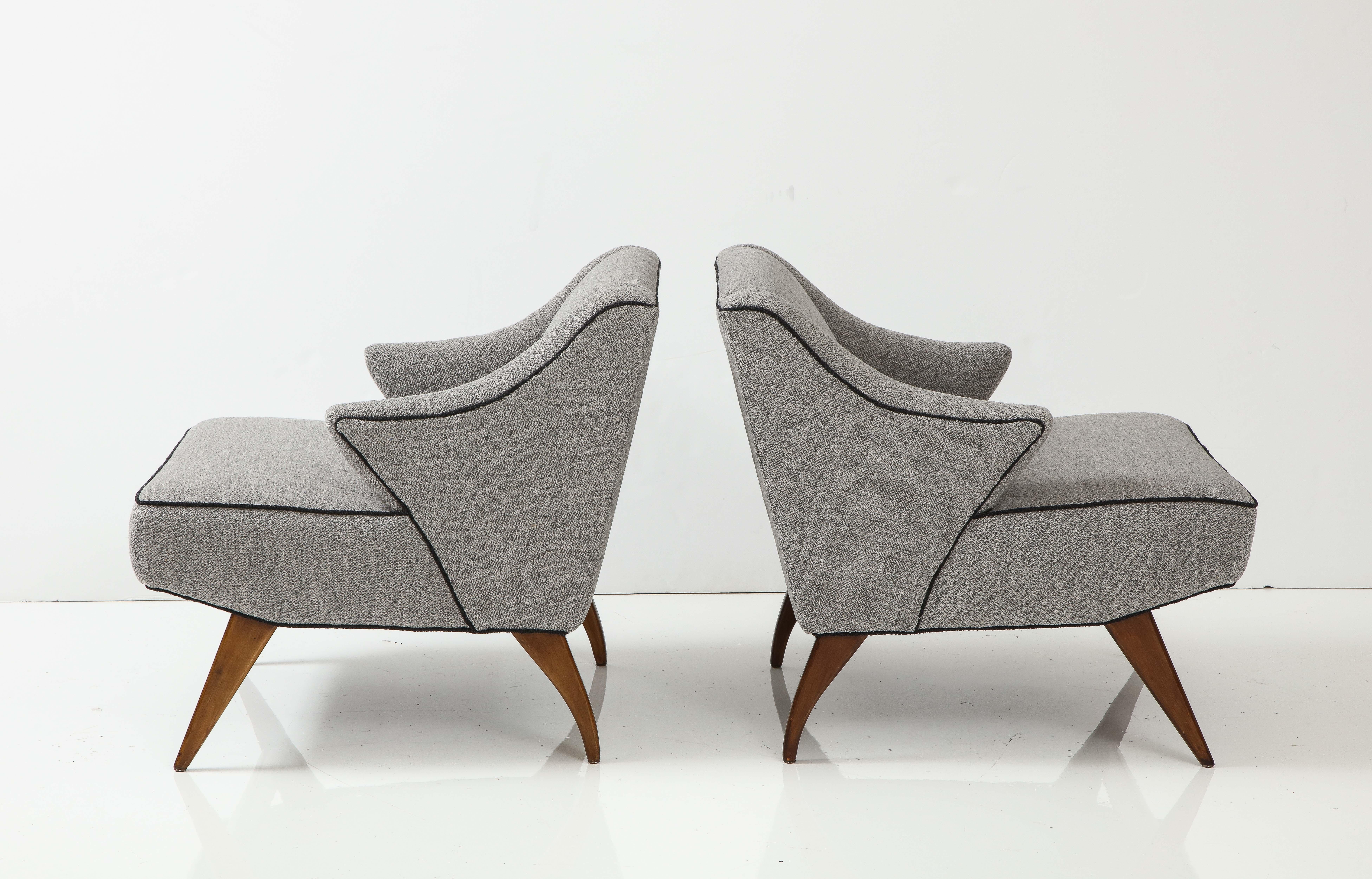 1960s Mid-Century Modern Sculptural Lounge Chairs with Fruit-Wood Base For Sale 5