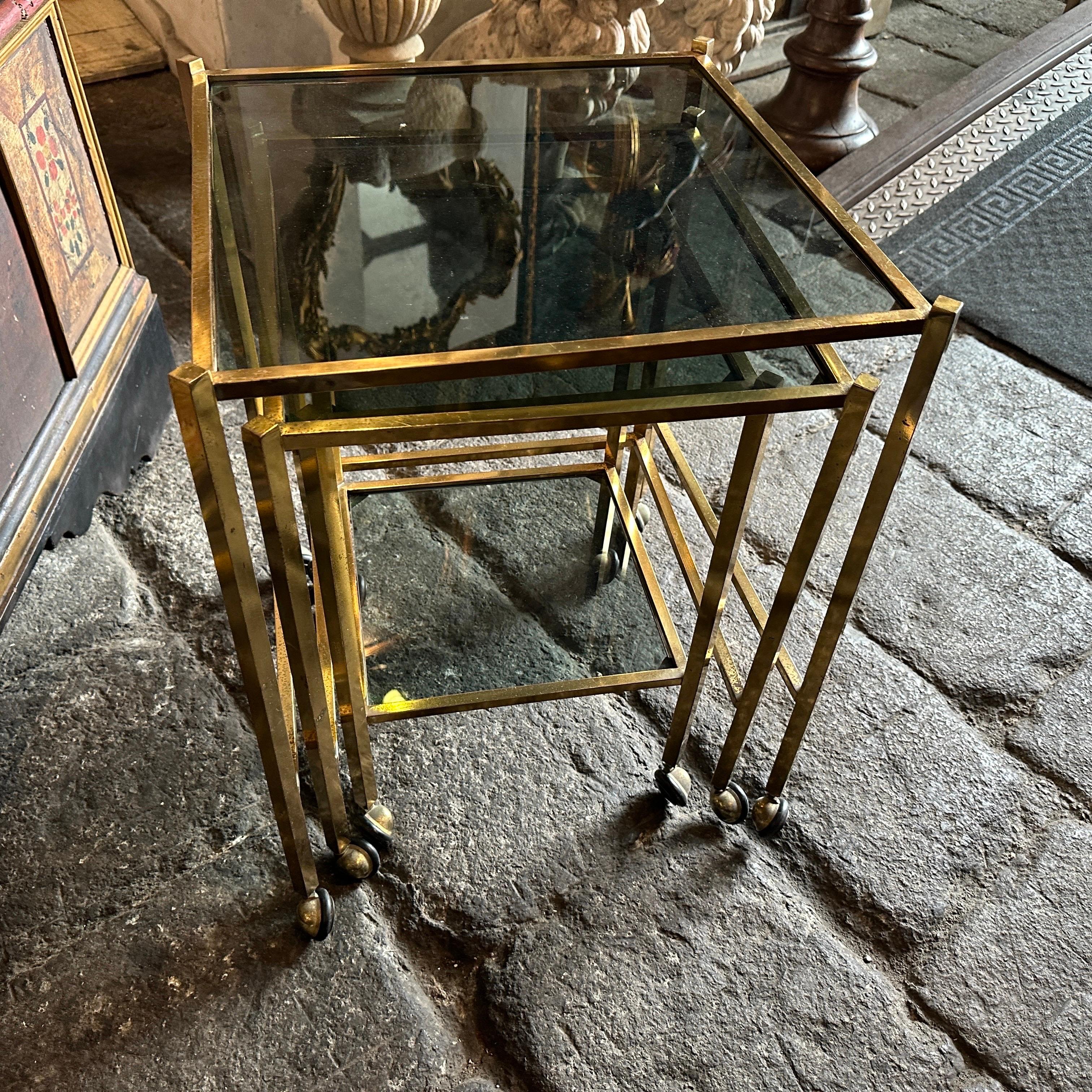1960s Mid-Century Modern Set of Three Brass and Smoked Glass Nesting Tables For Sale 3