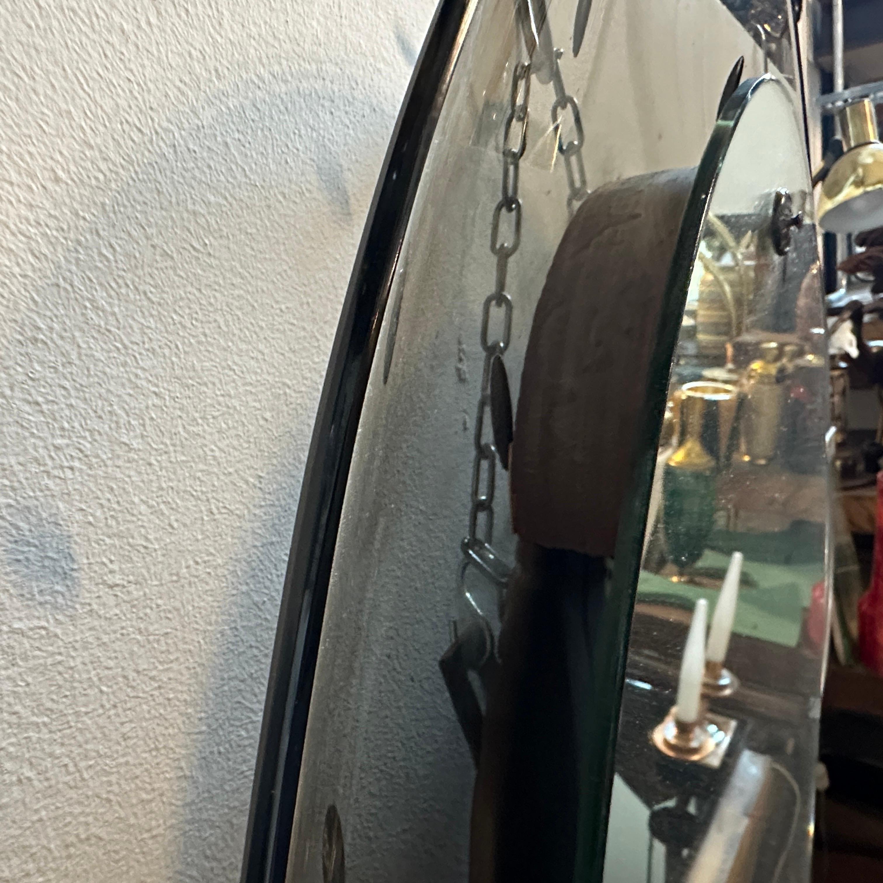 Specchio da parete ovale in vetro fumé della metà del secolo scorso di Cristal Arte in vendita 2