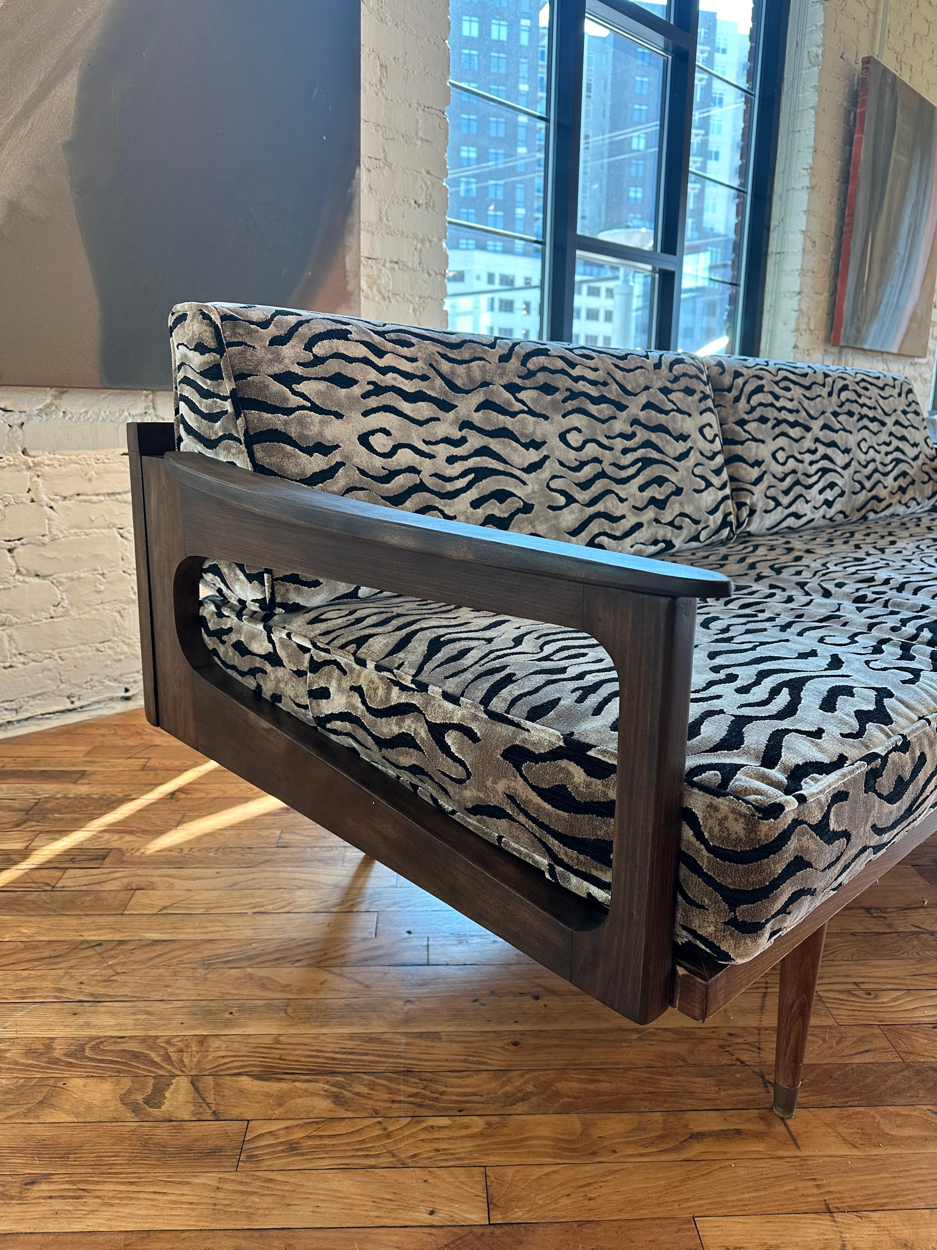 1960s Mid Century Modern Sofa with Wood Frame 3
