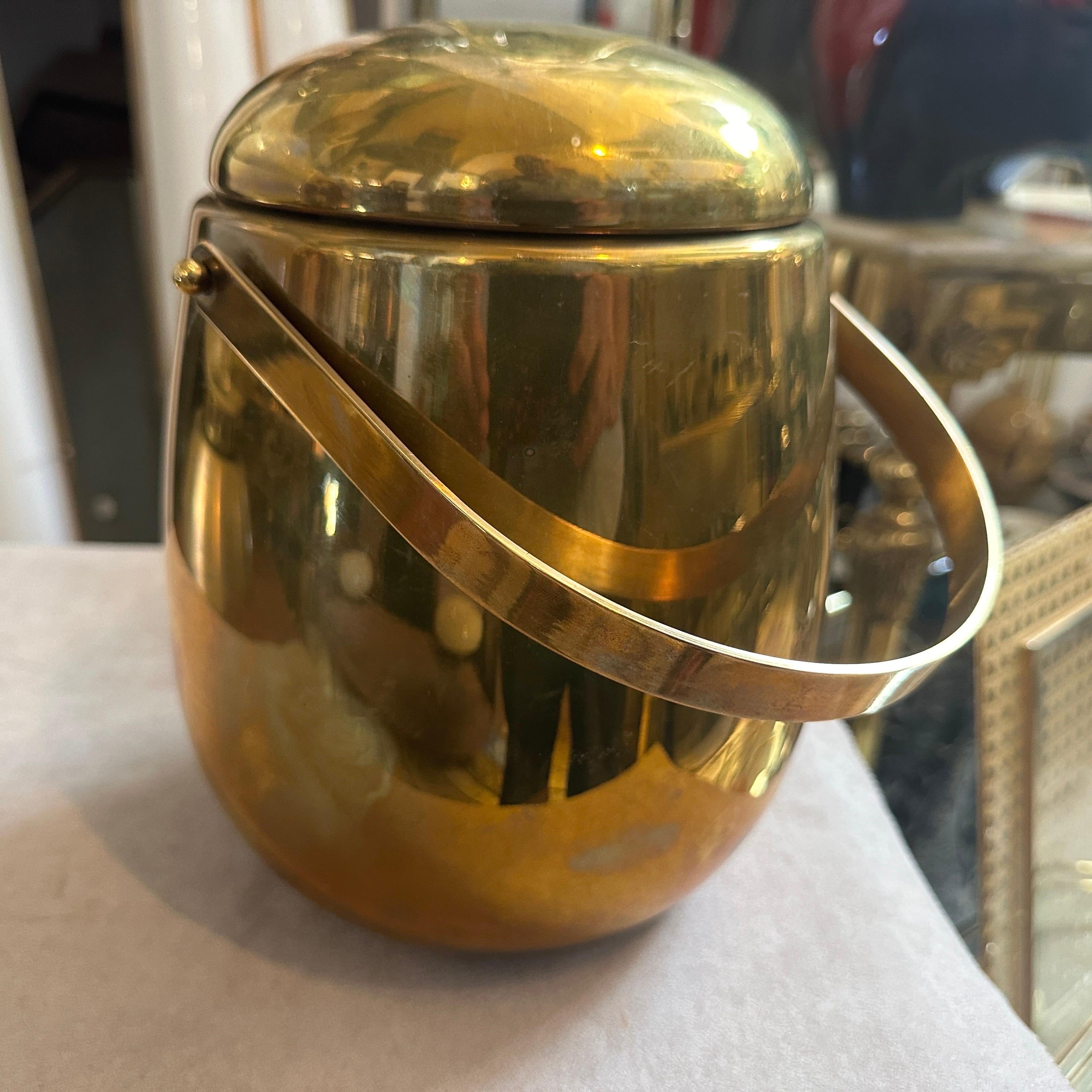 Cubitera italiana de latón macizo moderna de mediados de siglo de 1960 en venta 4