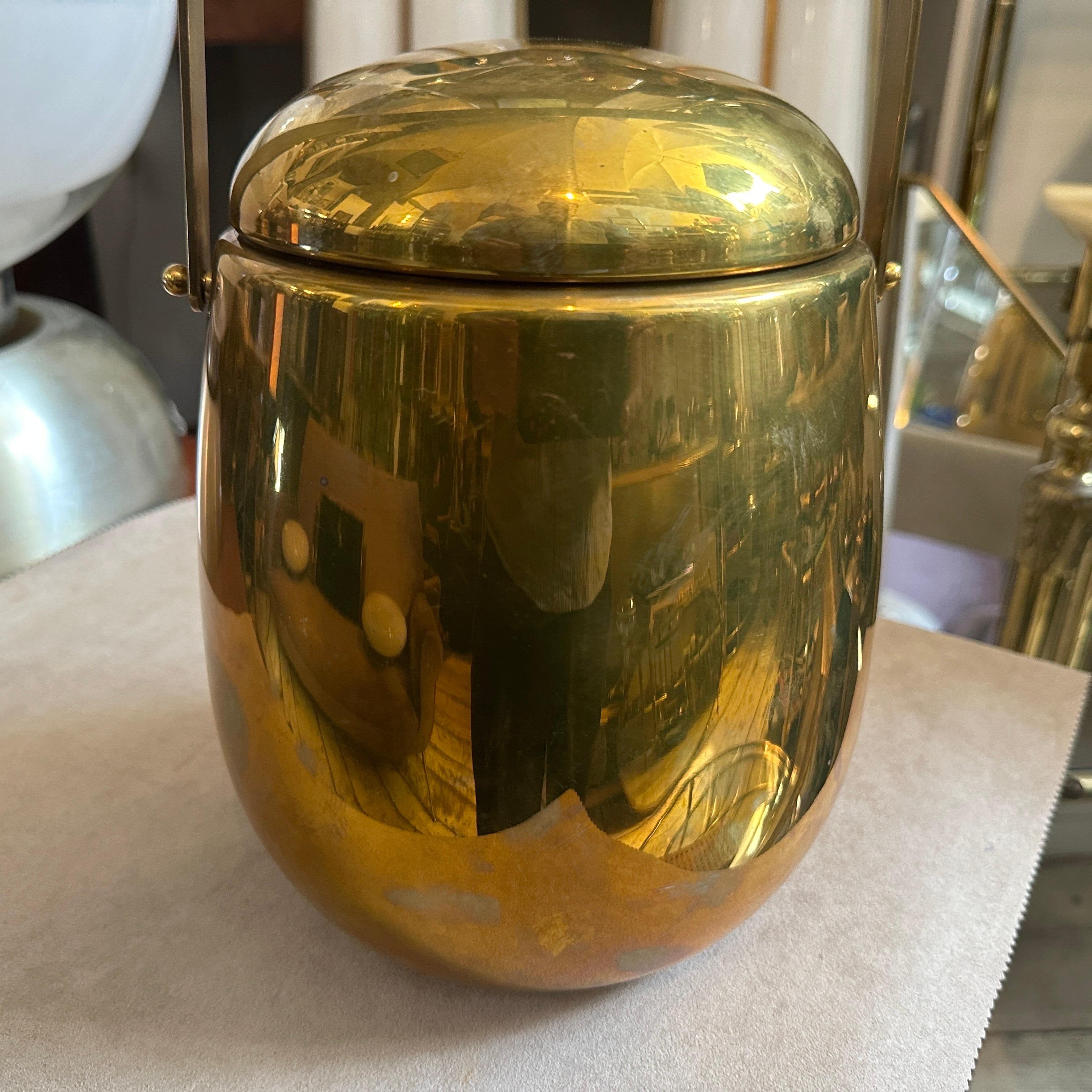 Cubitera italiana de latón macizo moderna de mediados de siglo de 1960 en venta 5