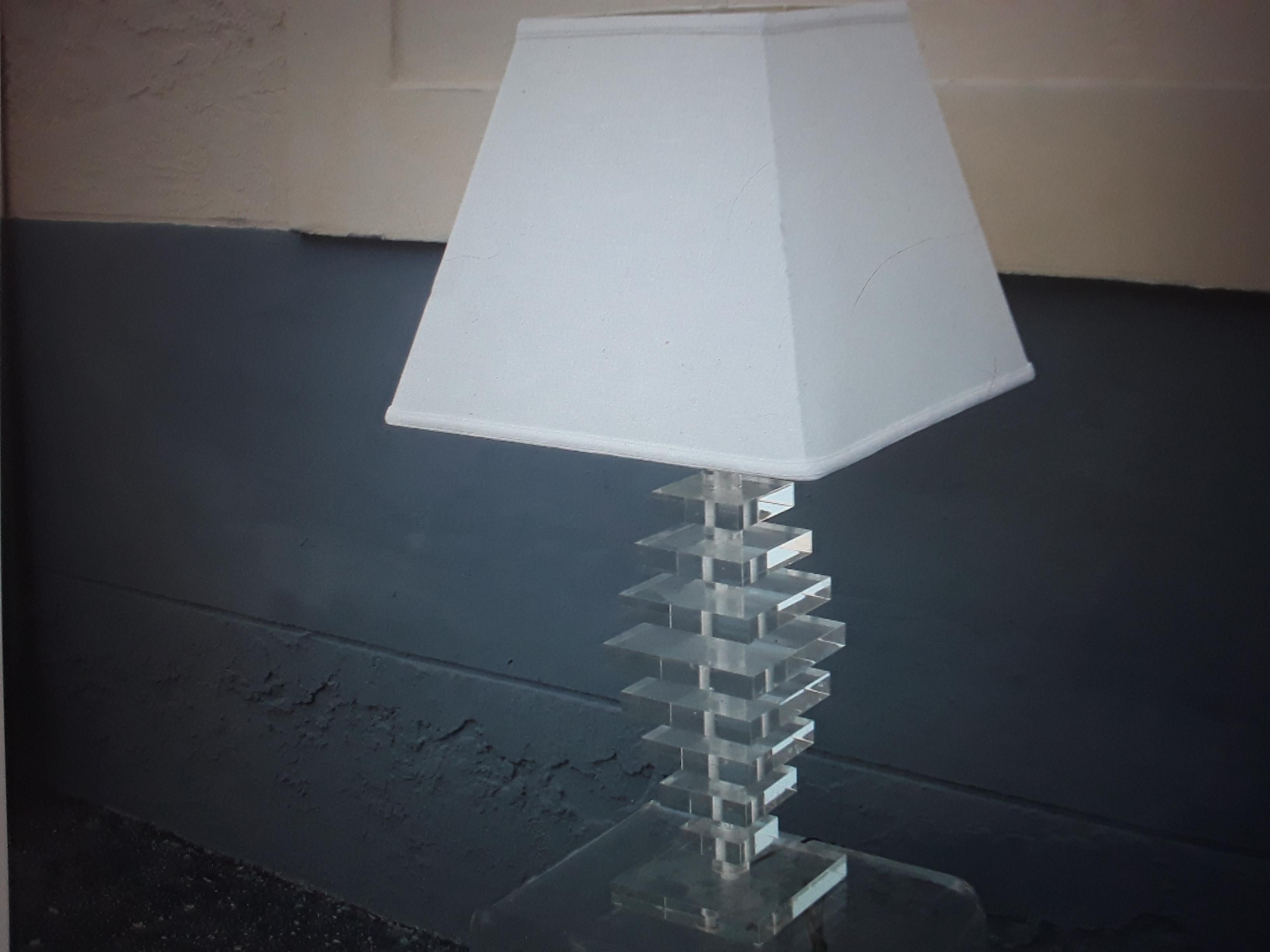 1960's Mid Century Modern Stacked Lucite Table Lamp with Shade - High Quality For Sale 3