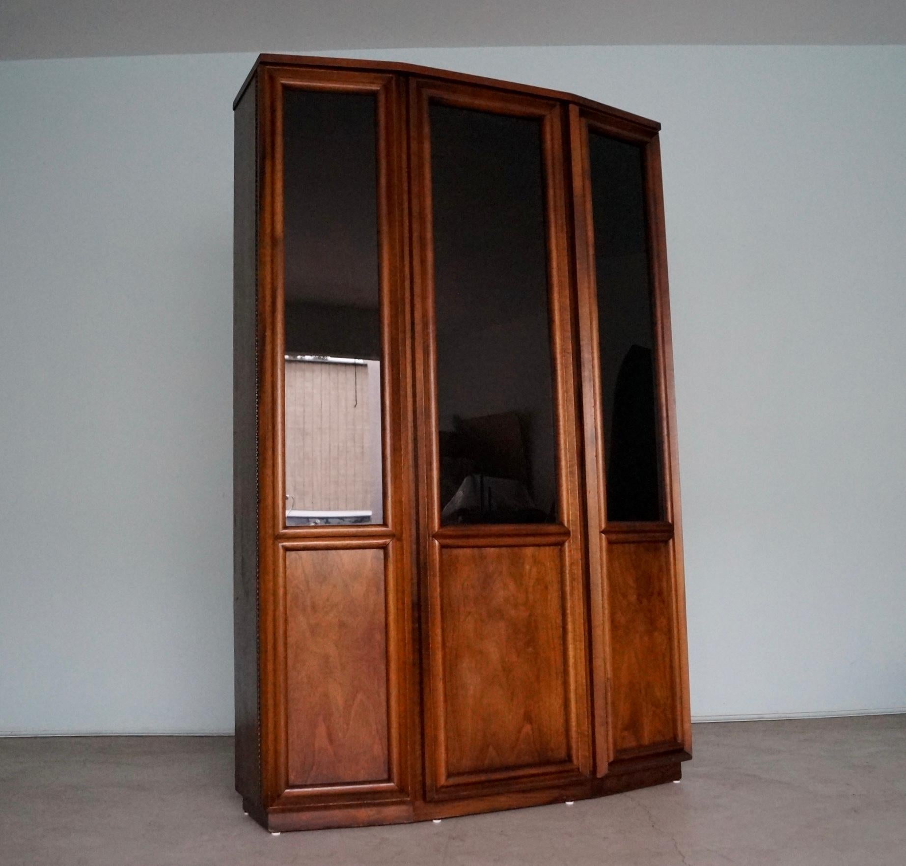 1960's Mid-Century Modern Stanley China Display Cabinet Vitrine For Sale 1