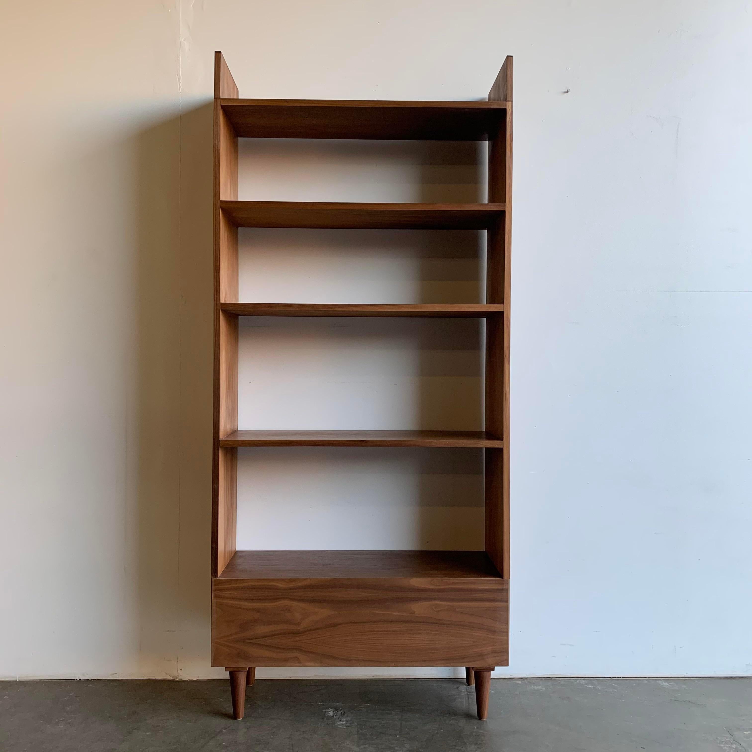 1960s Mid-Century Modern Style Walnut Bookcase For Sale 2
