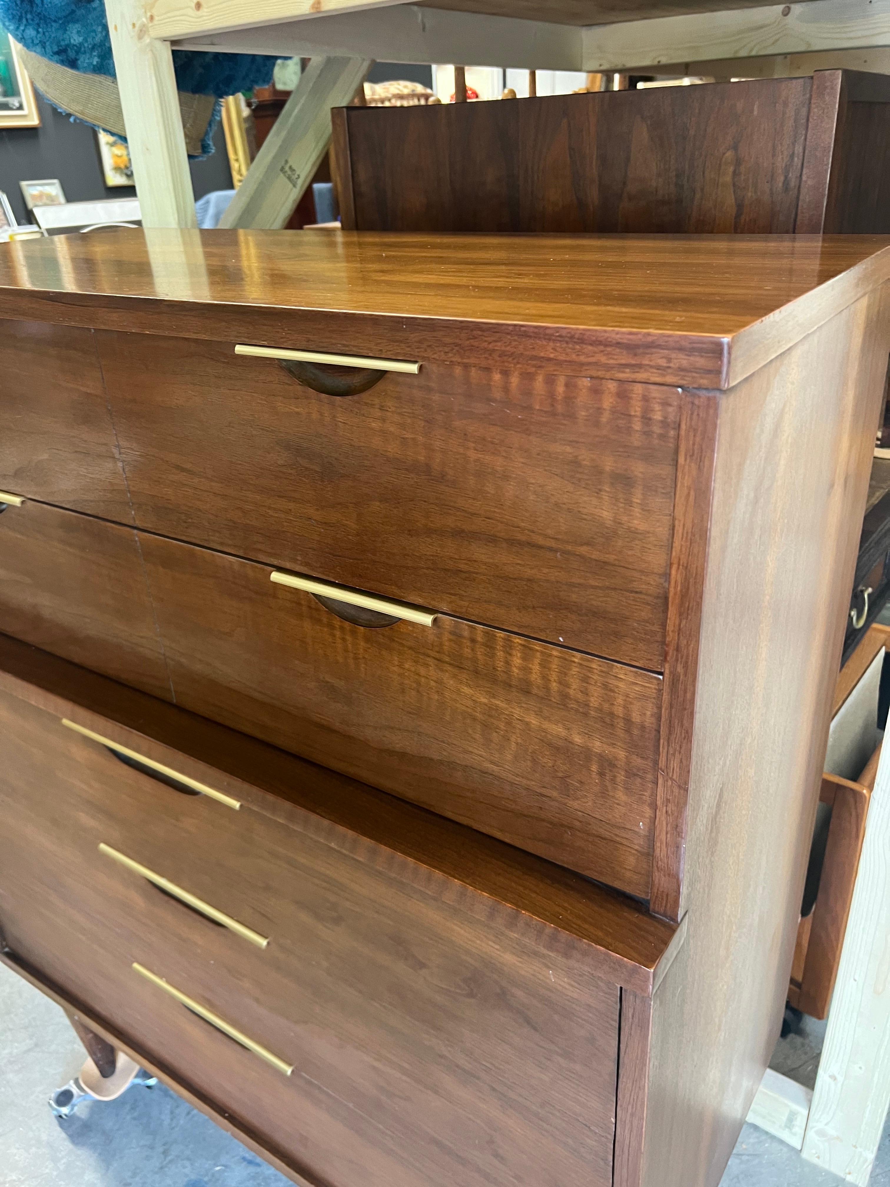 1960er Jahre Mid-Century Modern Tableau Highboy Dresser von Kent Coffey im Angebot 5