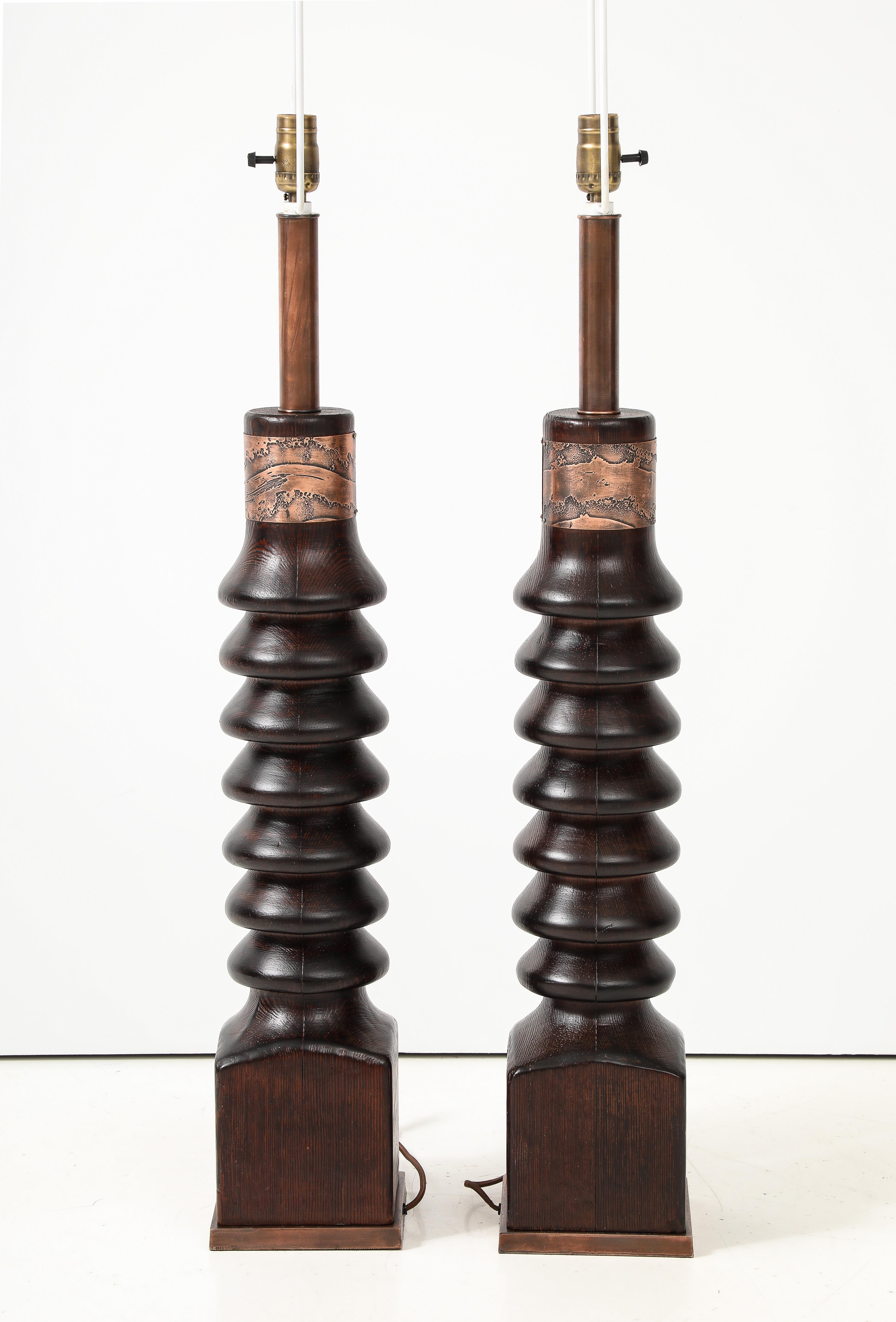 1960's Mid-Century Modern Tall Laurel Oak and Copper Table Lamps en vente 3