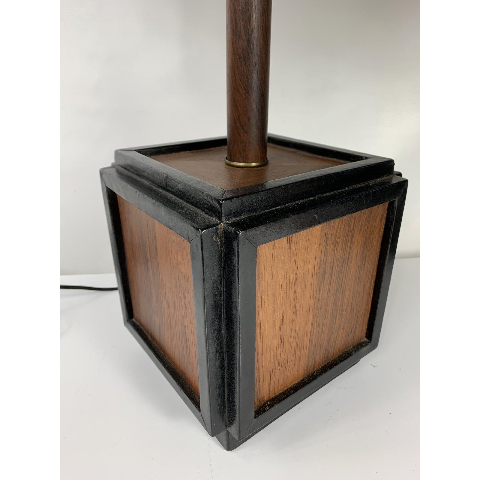 1960s Mid-Century Modern Teak Cube Table Lamp In Good Condition In Esperance, NY