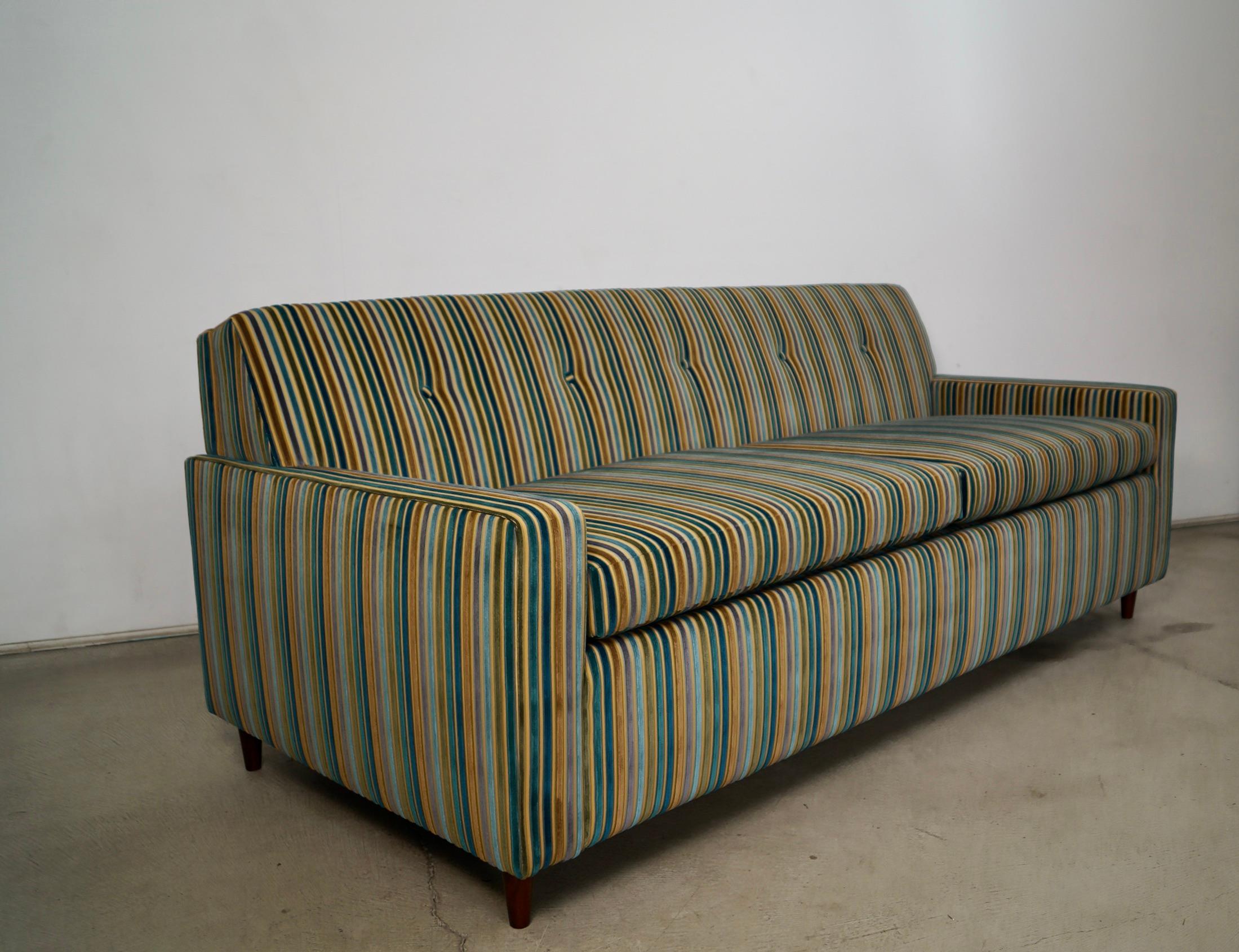 Divano Queen in velluto di metà secolo moderno degli anni '60  Letto in vendita 3