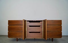1960s Mid-Century Modern Walnut Credenza / Dresser by American of Martinsville