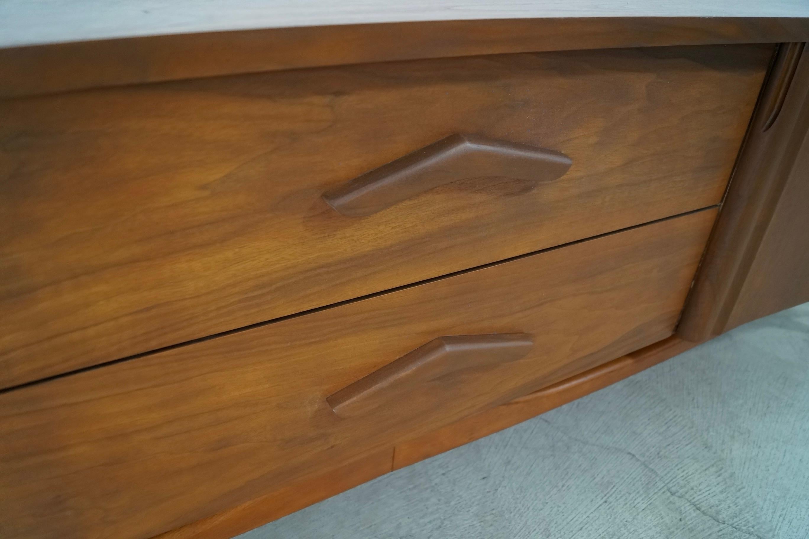 1960's Mid-Century Modern Walnut Credenza / Sideboard 12