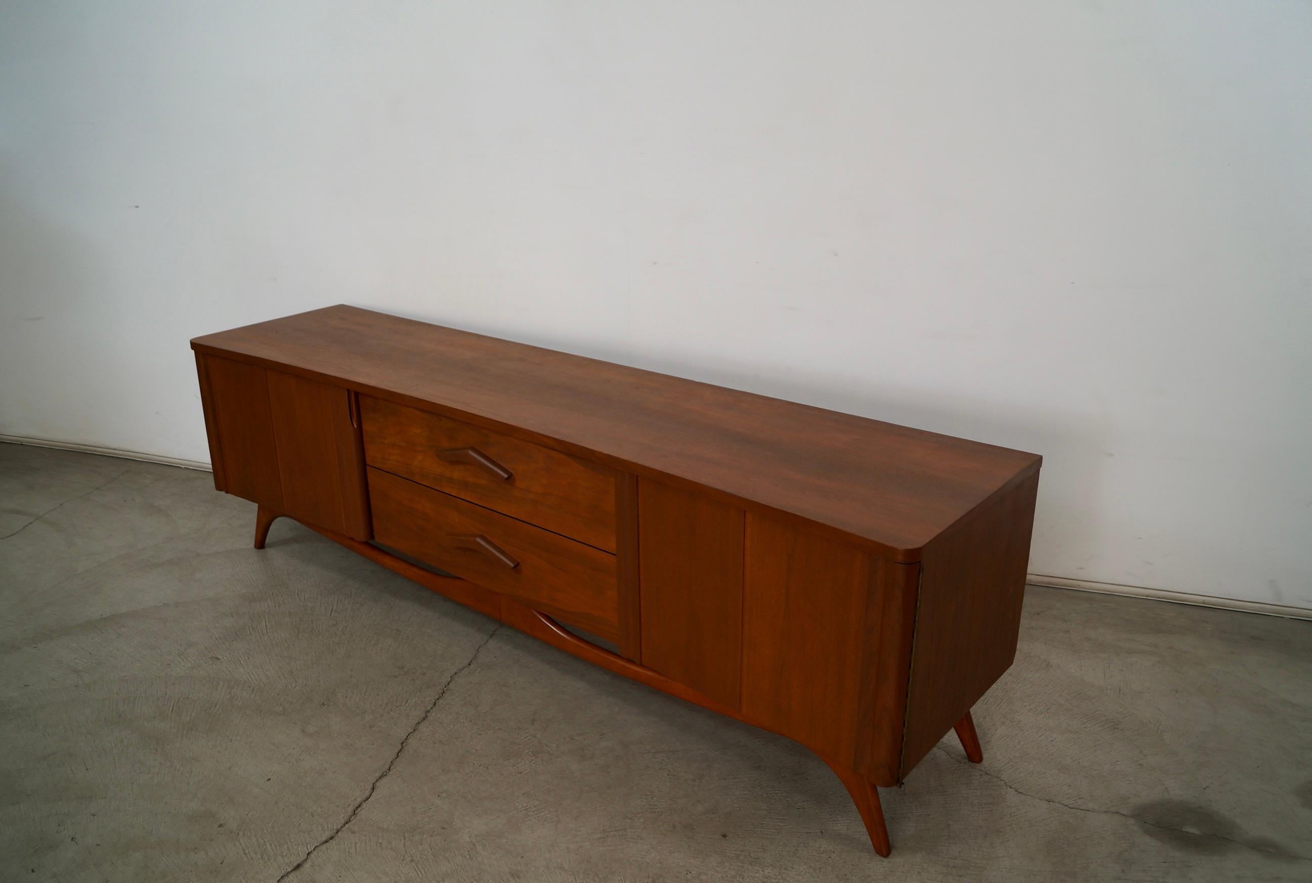1960's Mid-Century Modern Walnut Credenza / Sideboard 1