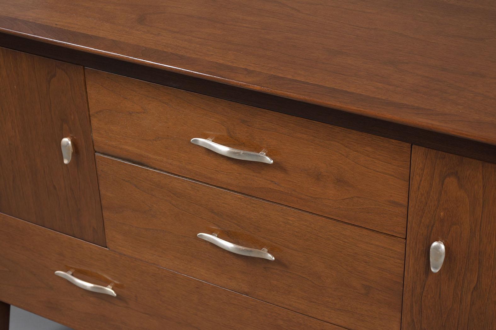 Mid-Century Modern Walnut Chest of Drawers: 1960s Elegance Redefined For Sale 3